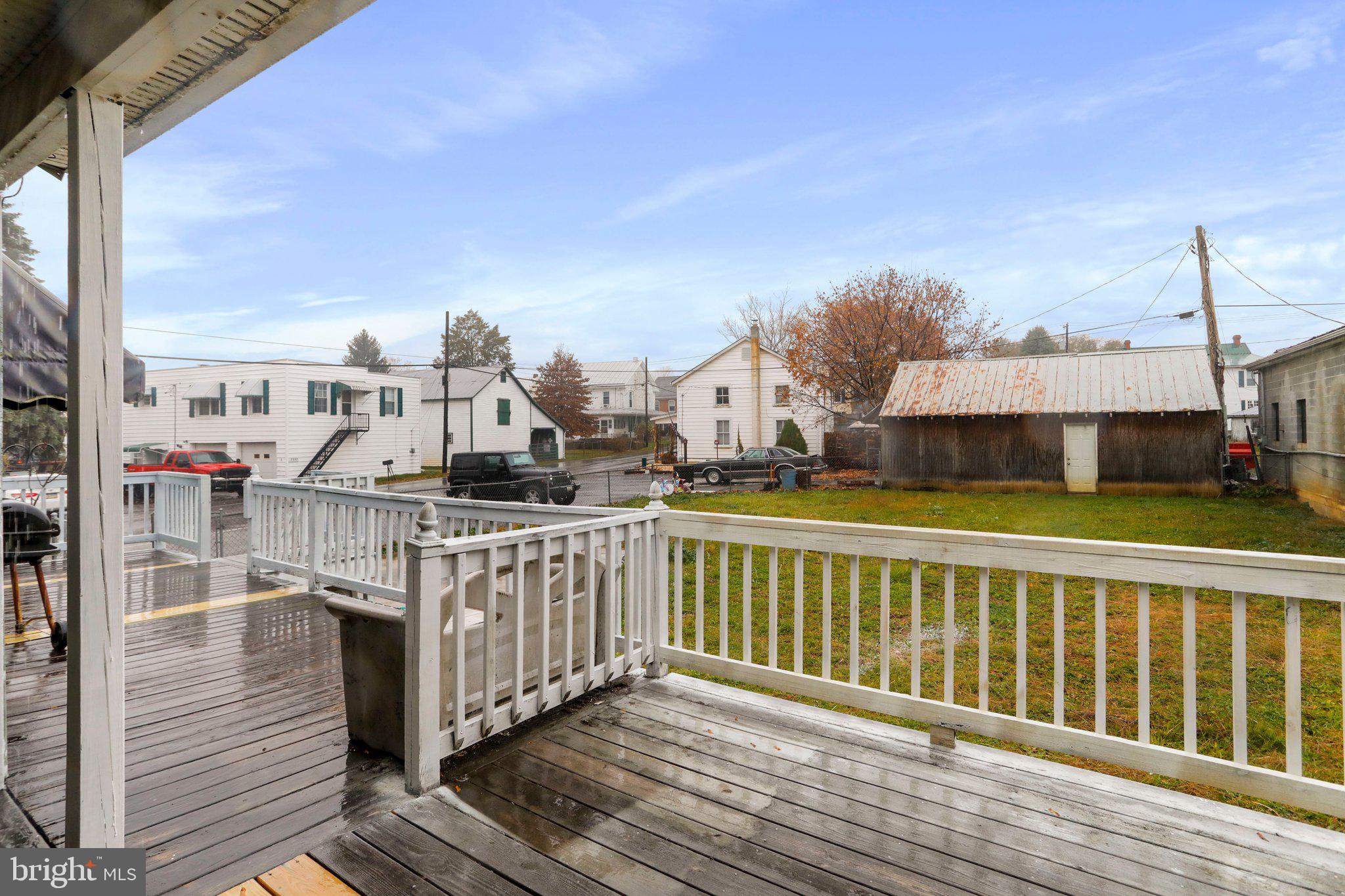 MAUGANSVILLE - Residential