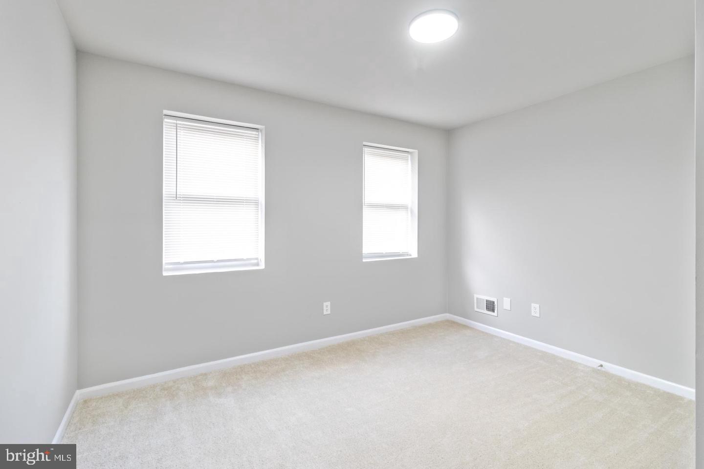 MONUMENT STREET BUSINESS DISTRICT - Residential Lease