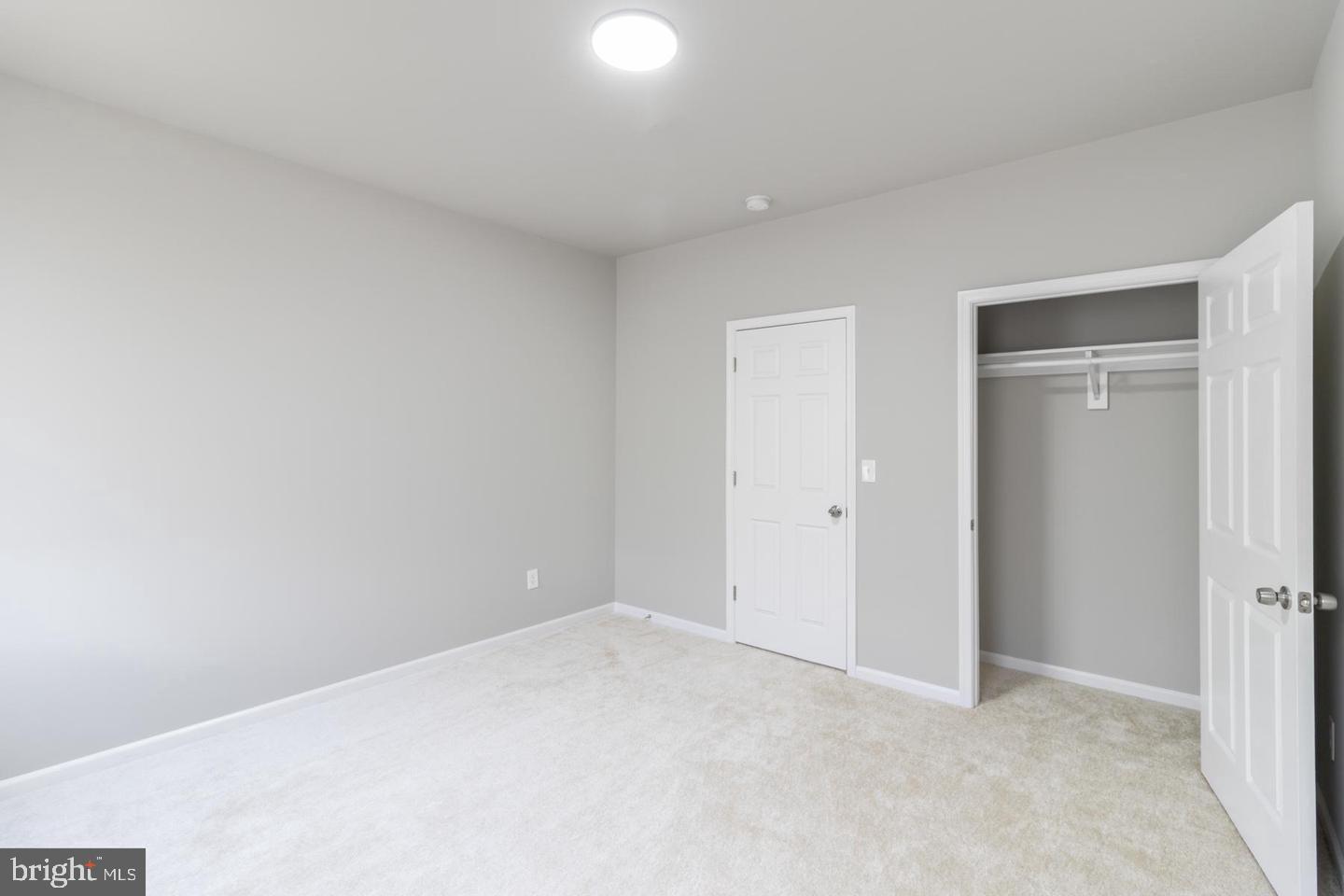 MONUMENT STREET BUSINESS DISTRICT - Residential Lease