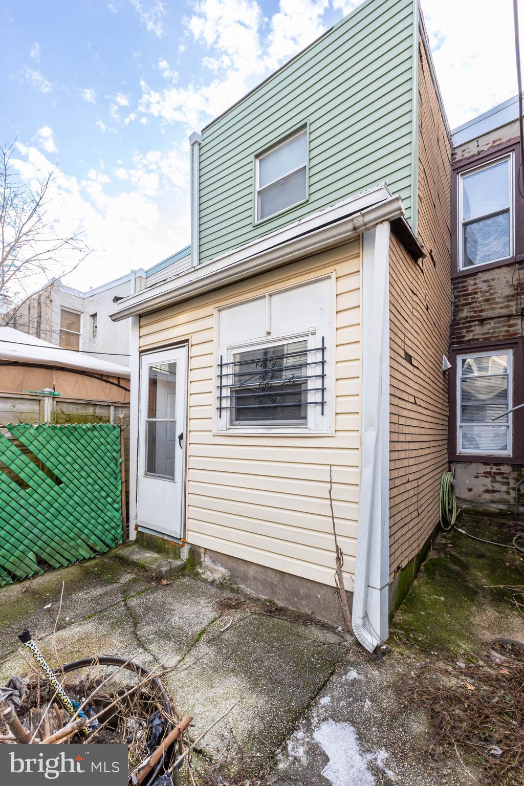 LOWER MOYAMENSING - Residential