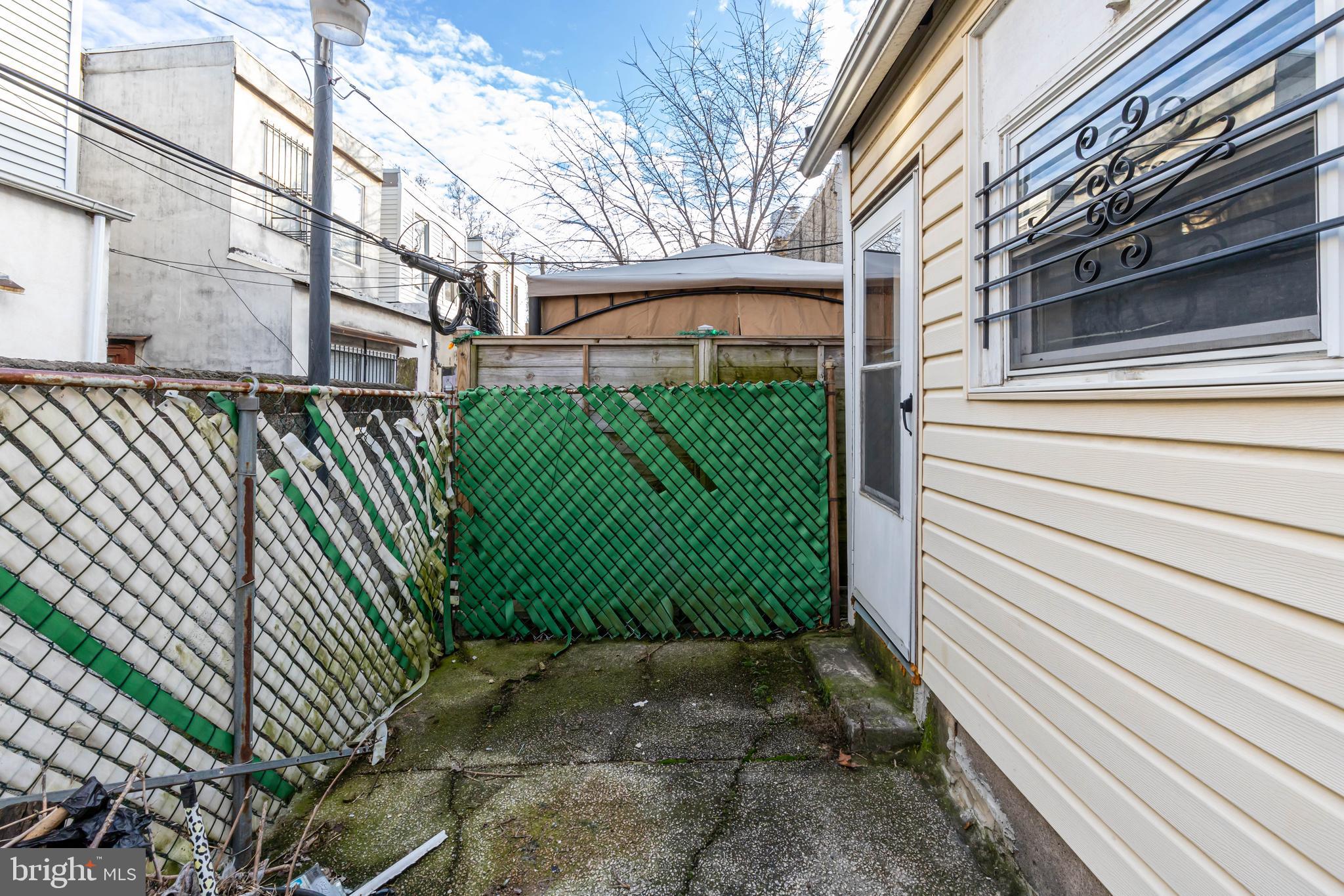 LOWER MOYAMENSING - Residential