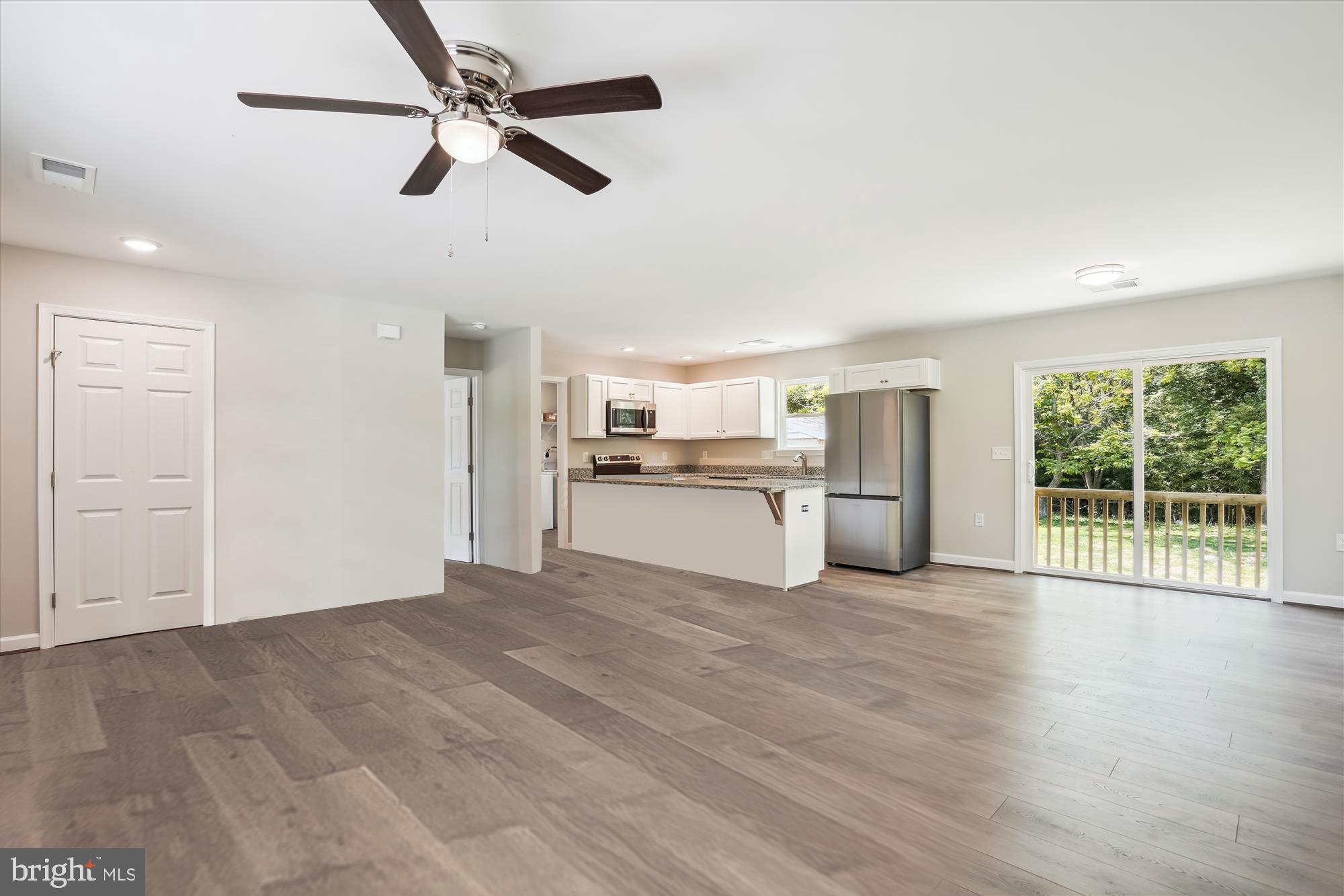 LOVE POINT - Residential Lease