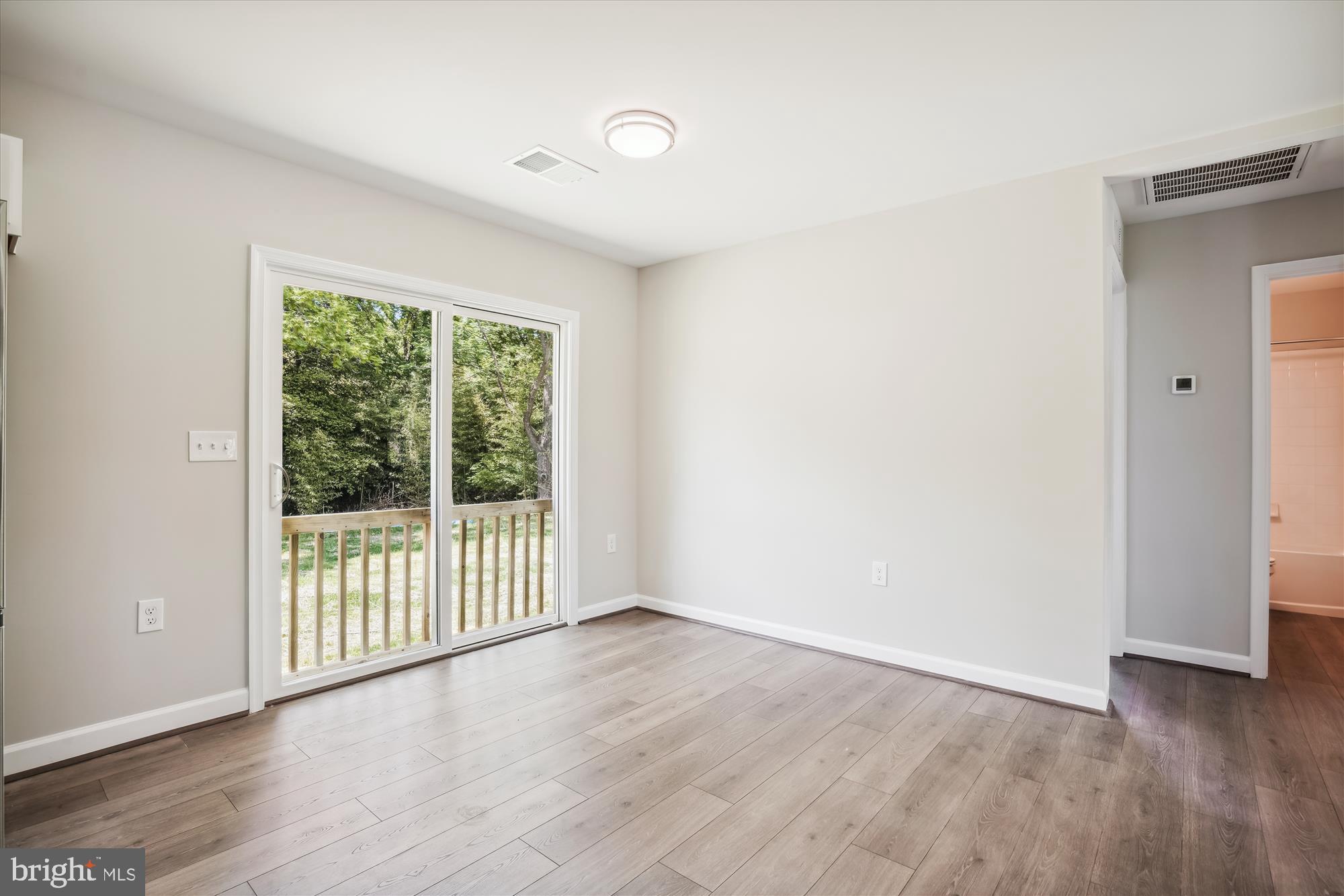 LOVE POINT - Residential Lease