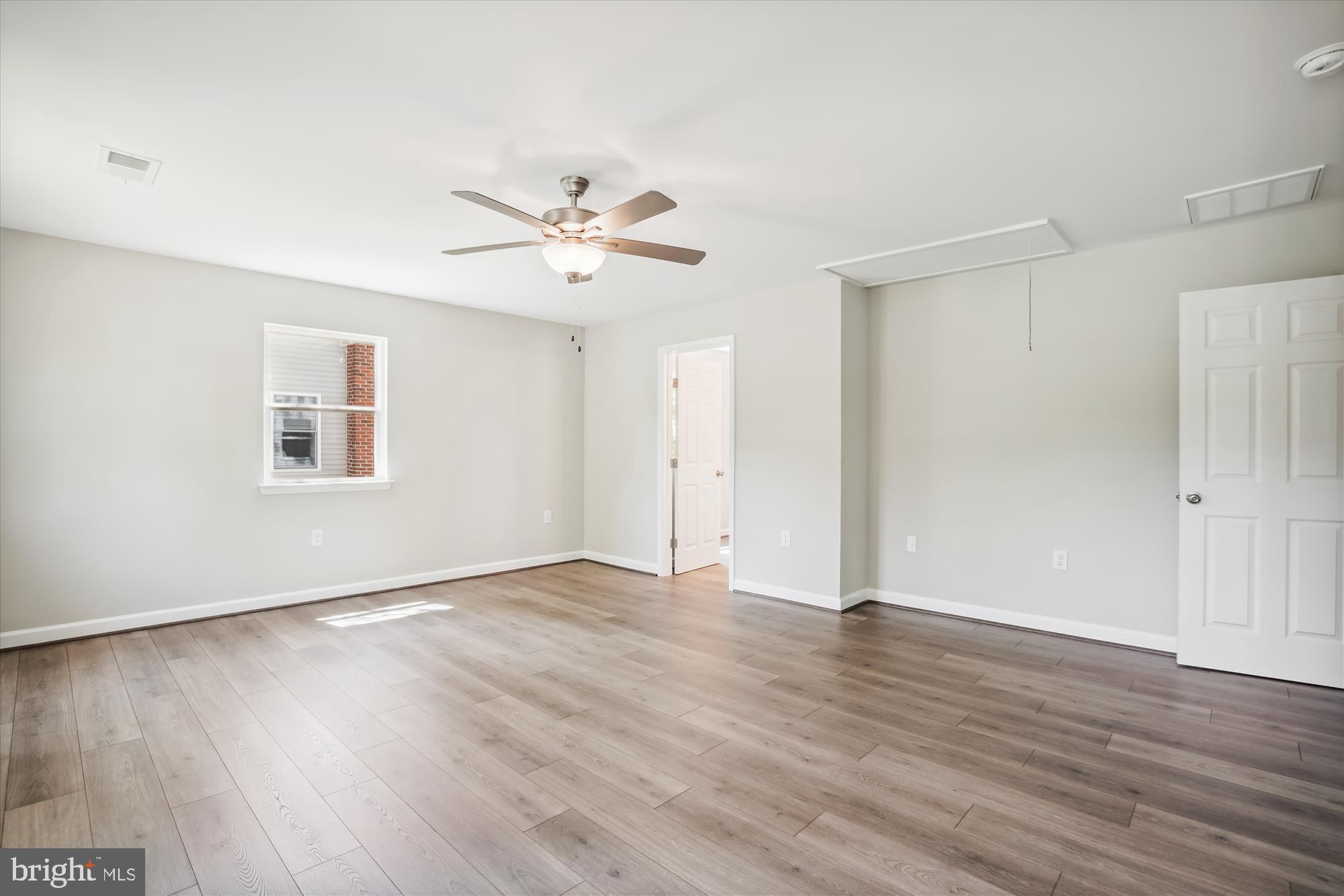 LOVE POINT - Residential Lease