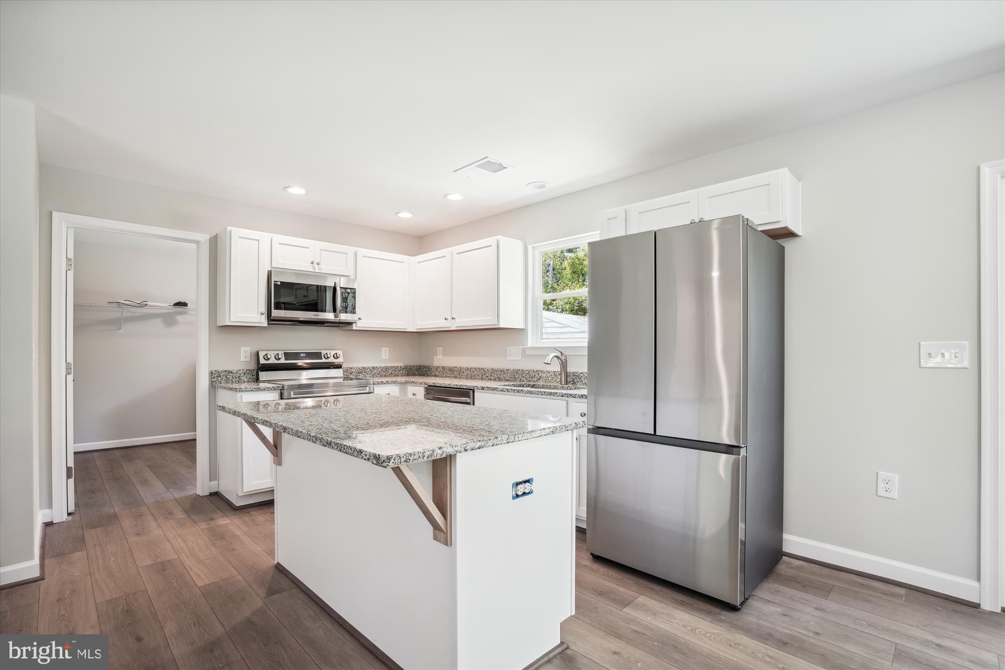 LOVE POINT - Residential Lease