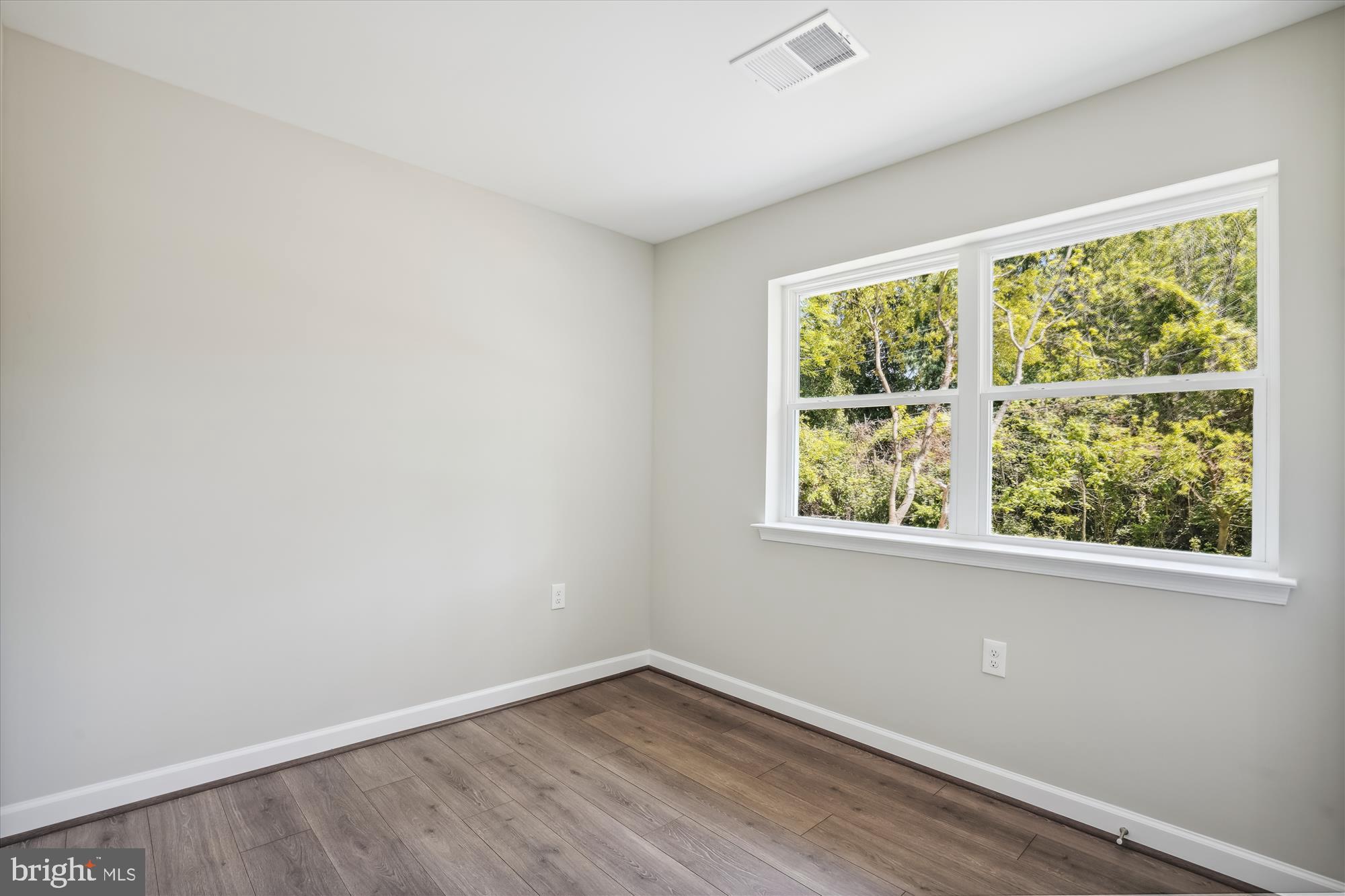 LOVE POINT - Residential Lease