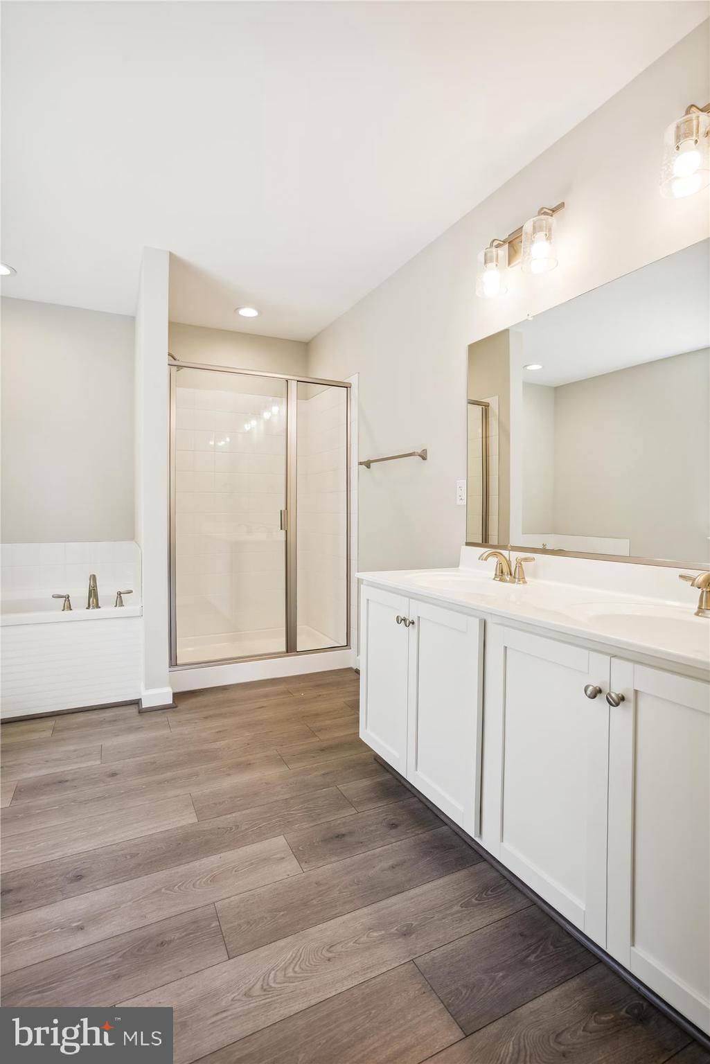 LOVE POINT - Residential Lease