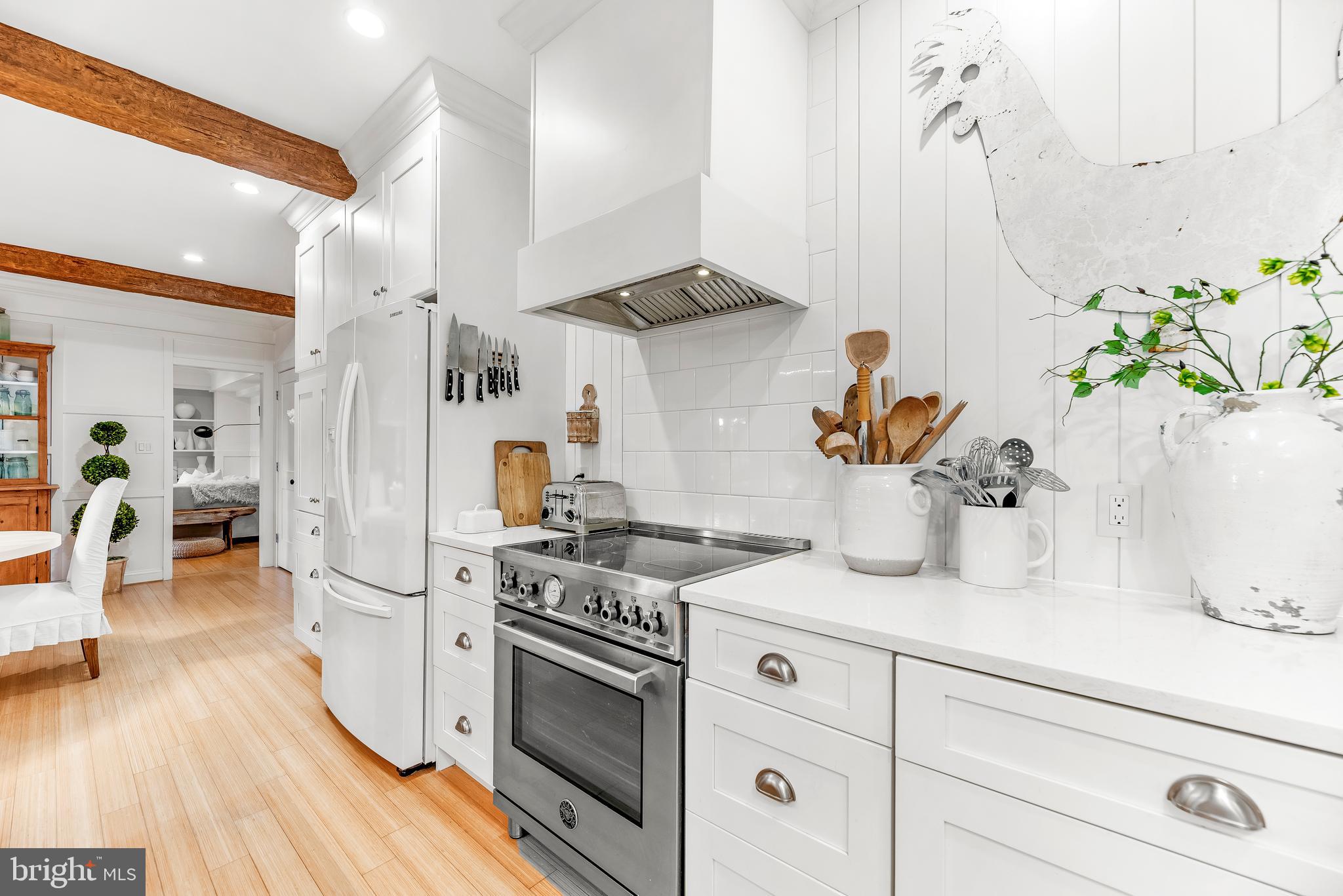 BAY HIGHLANDS - Residential