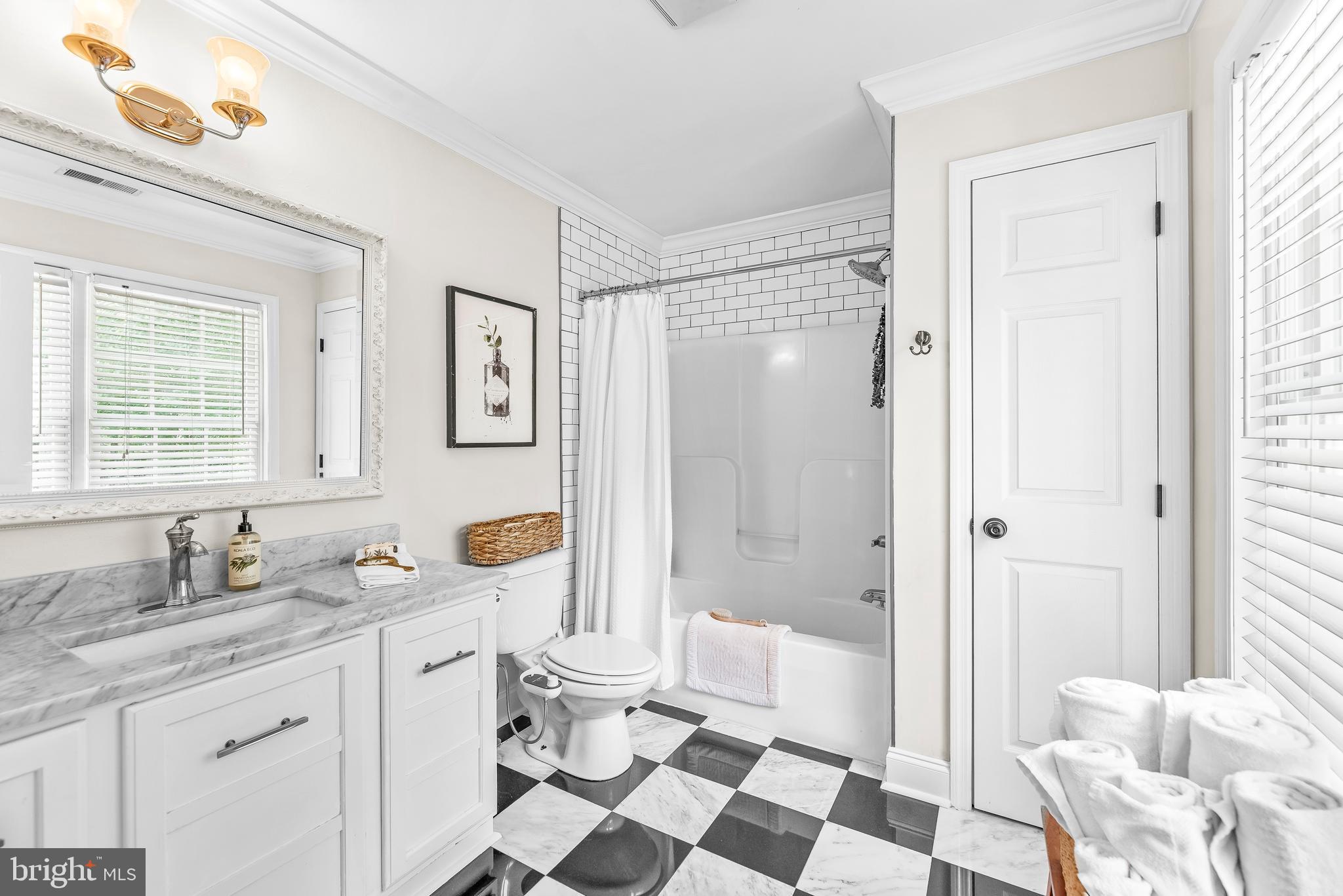 BAY HIGHLANDS - Residential