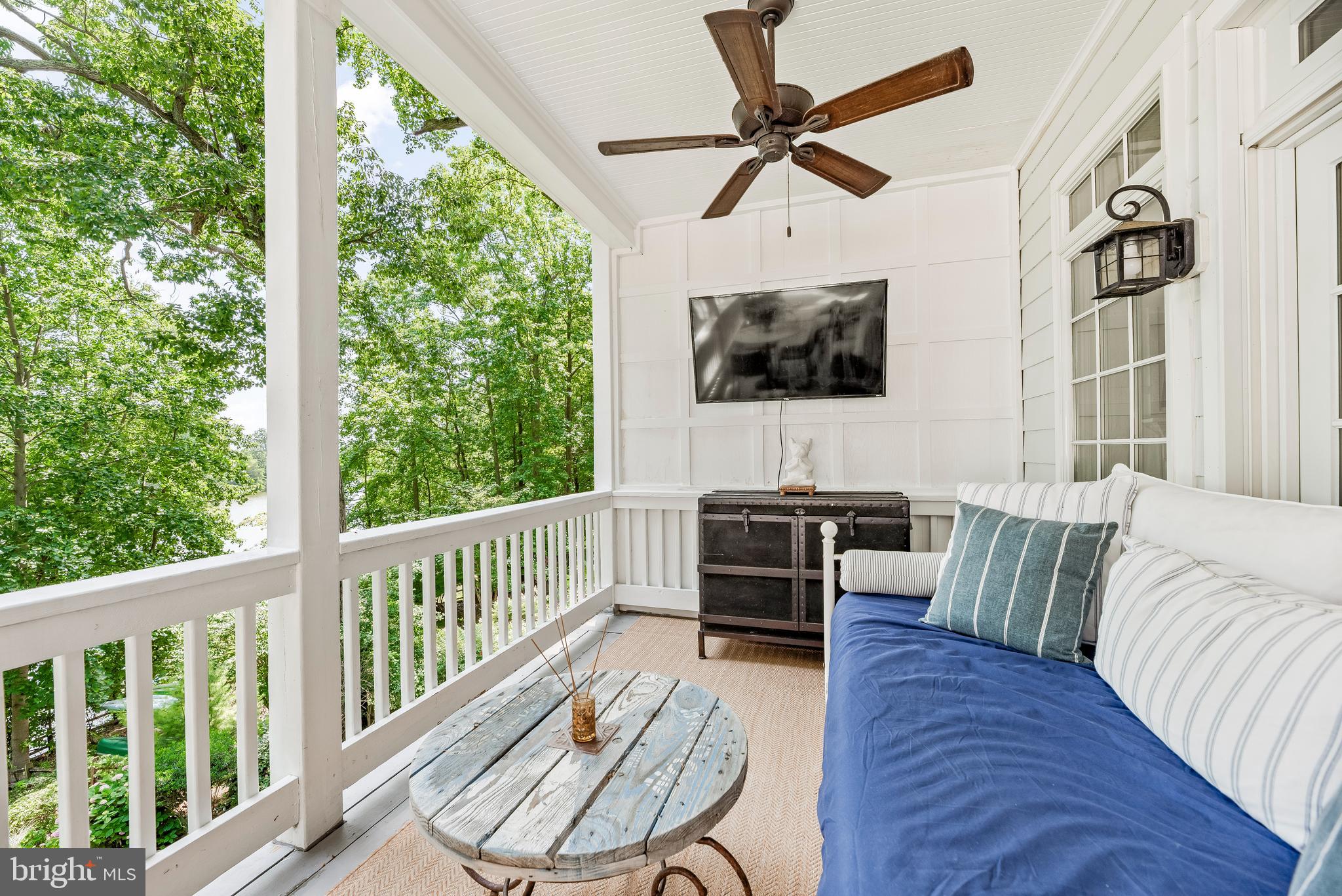 BAY HIGHLANDS - Residential