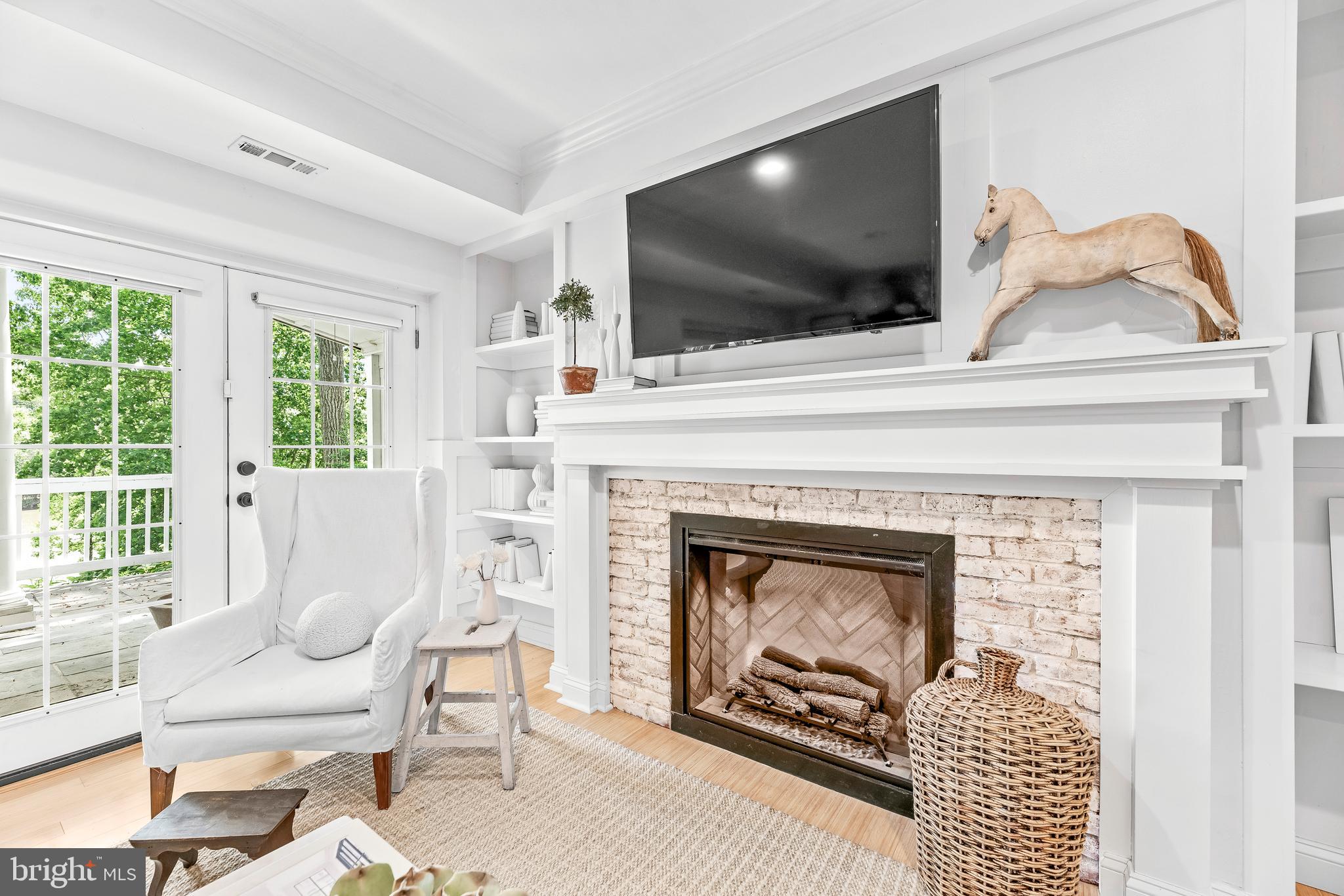 BAY HIGHLANDS - Residential