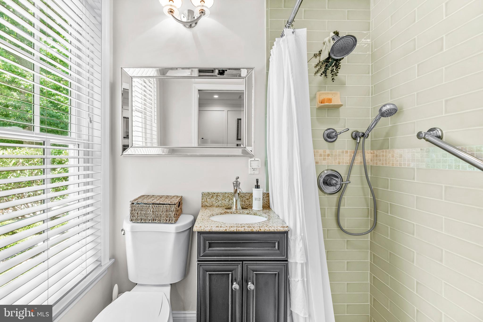 BAY HIGHLANDS - Residential