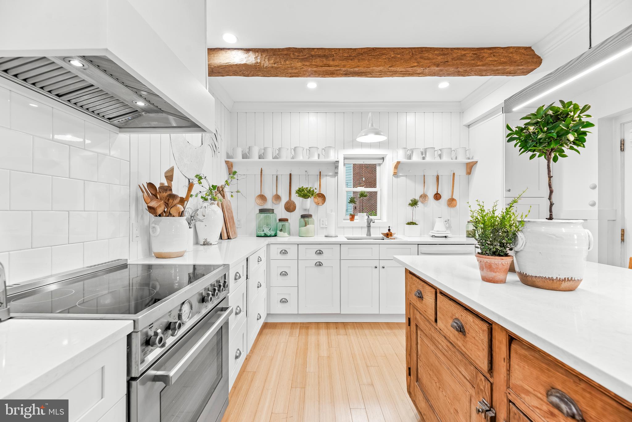 BAY HIGHLANDS - Residential