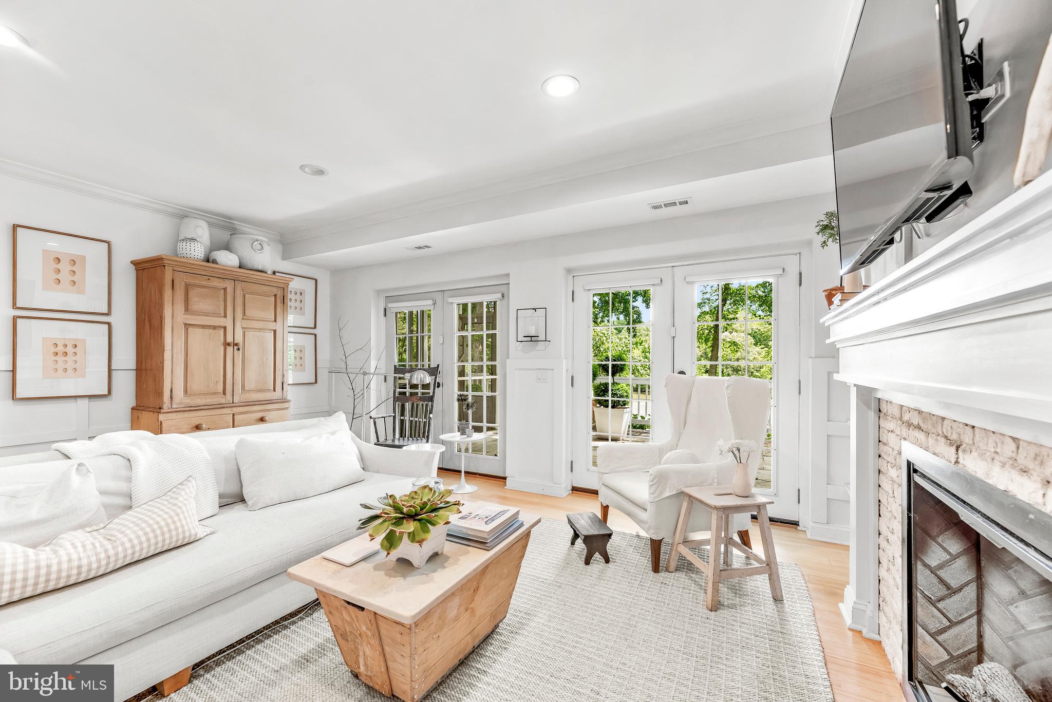 BAY HIGHLANDS - Residential