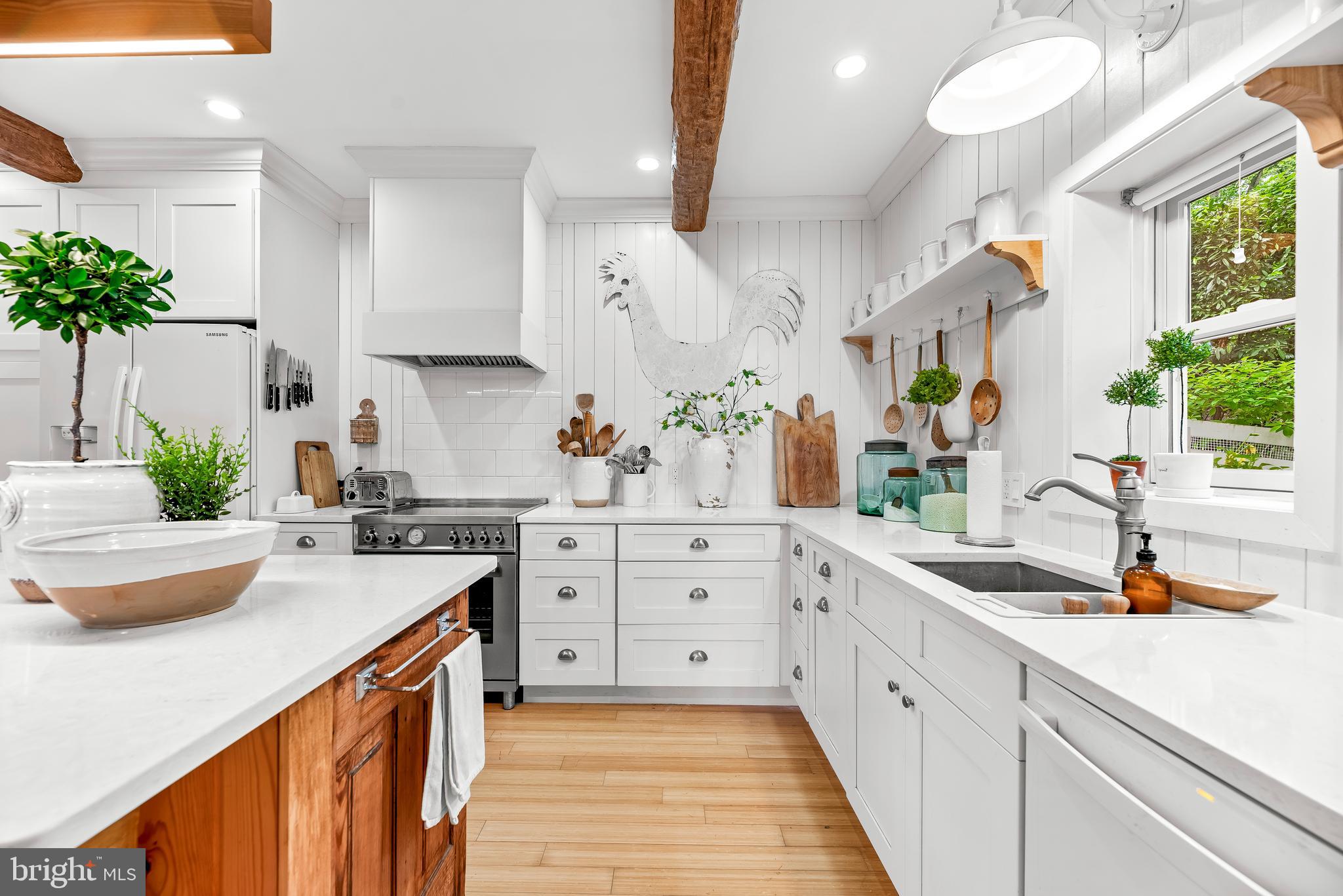 BAY HIGHLANDS - Residential