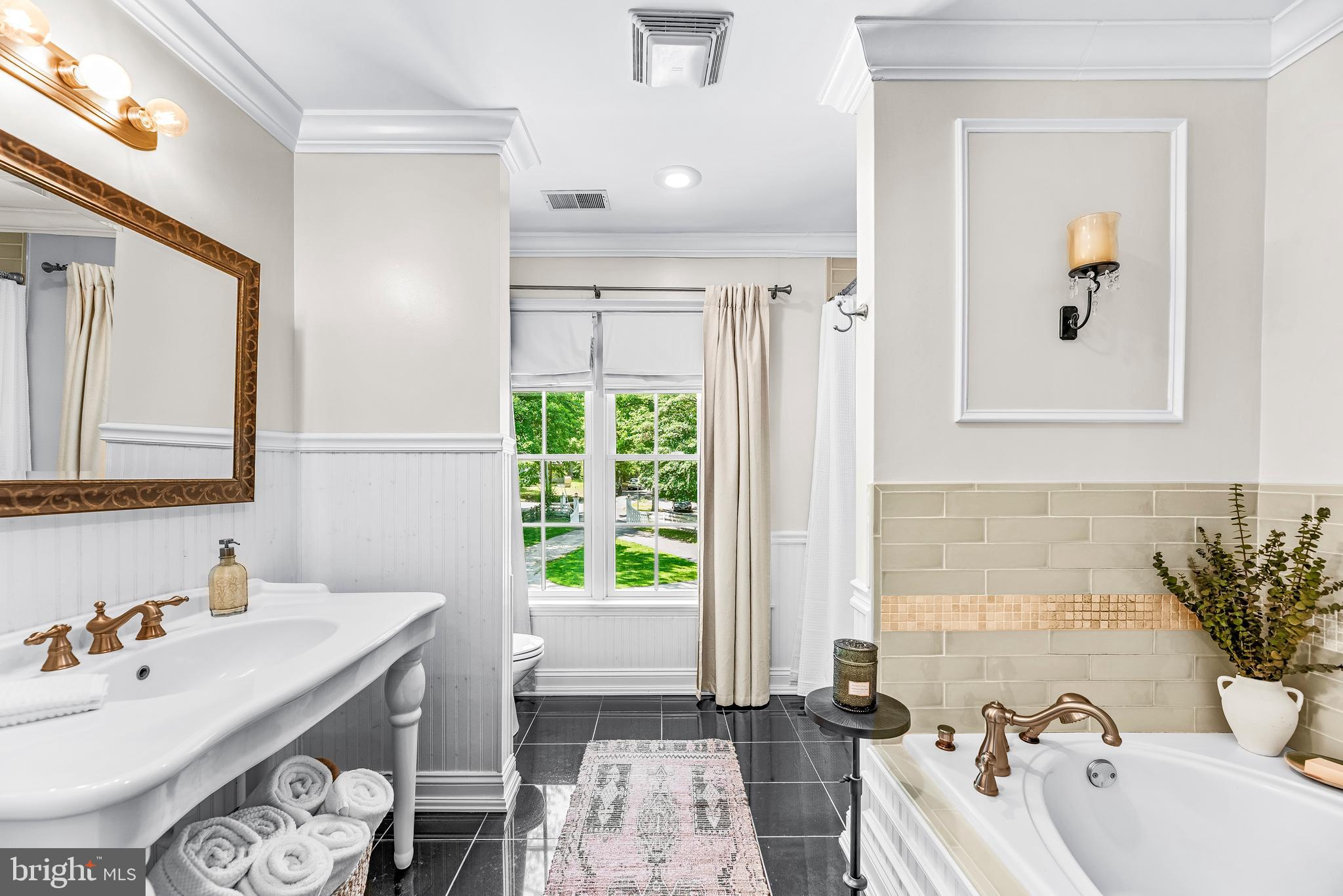 BAY HIGHLANDS - Residential