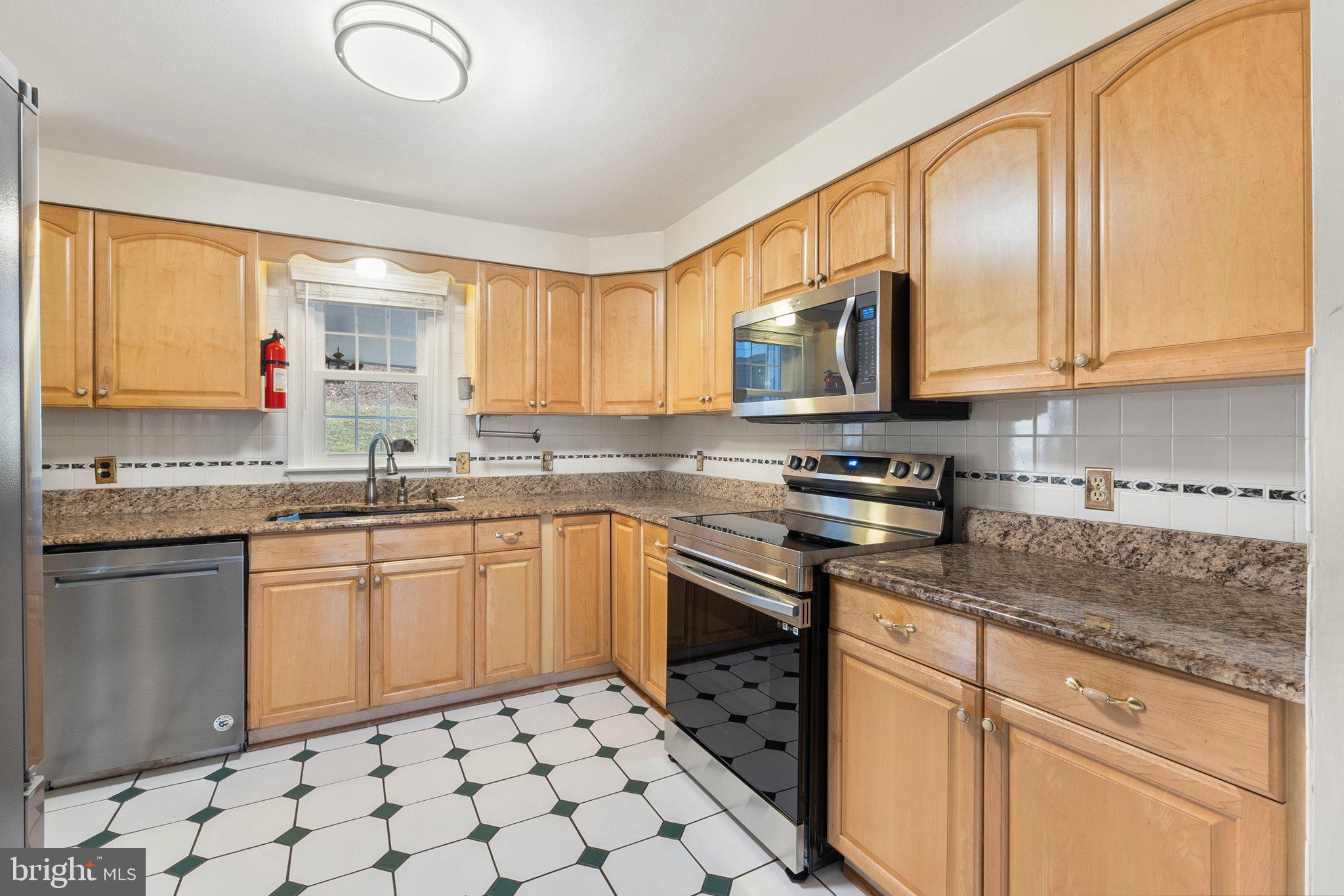 WIDE RIVER FARM - Residential