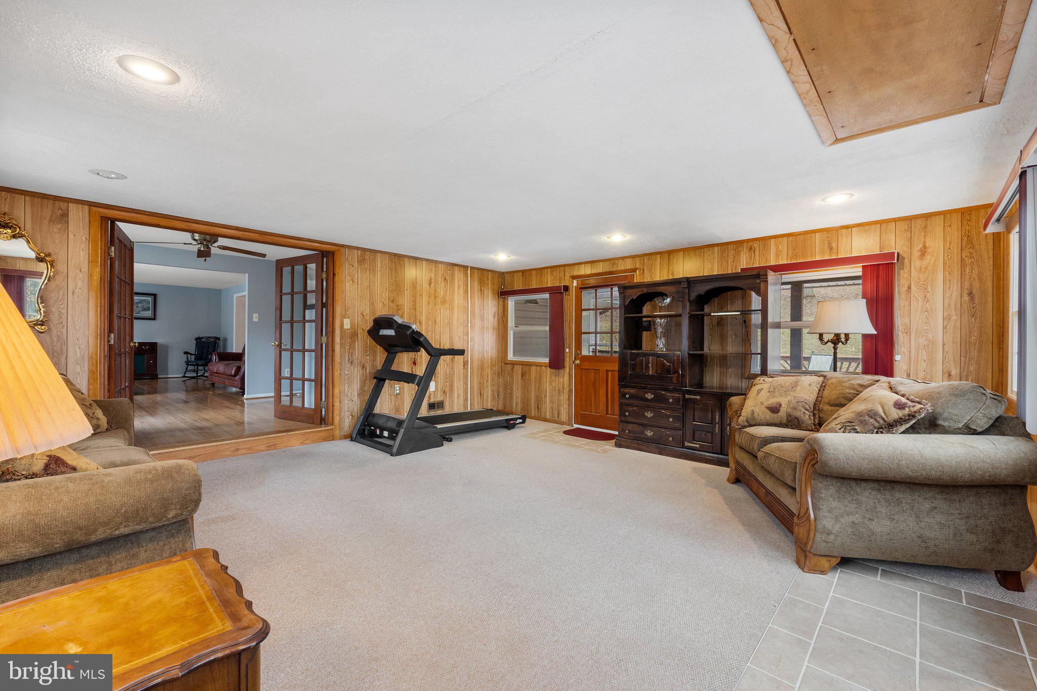 WIDE RIVER FARM - Residential