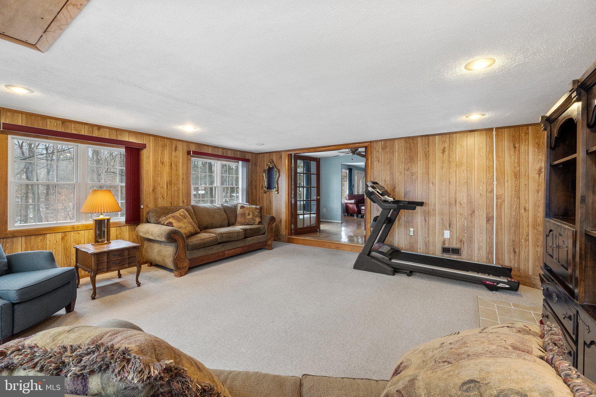 WIDE RIVER FARM - Residential