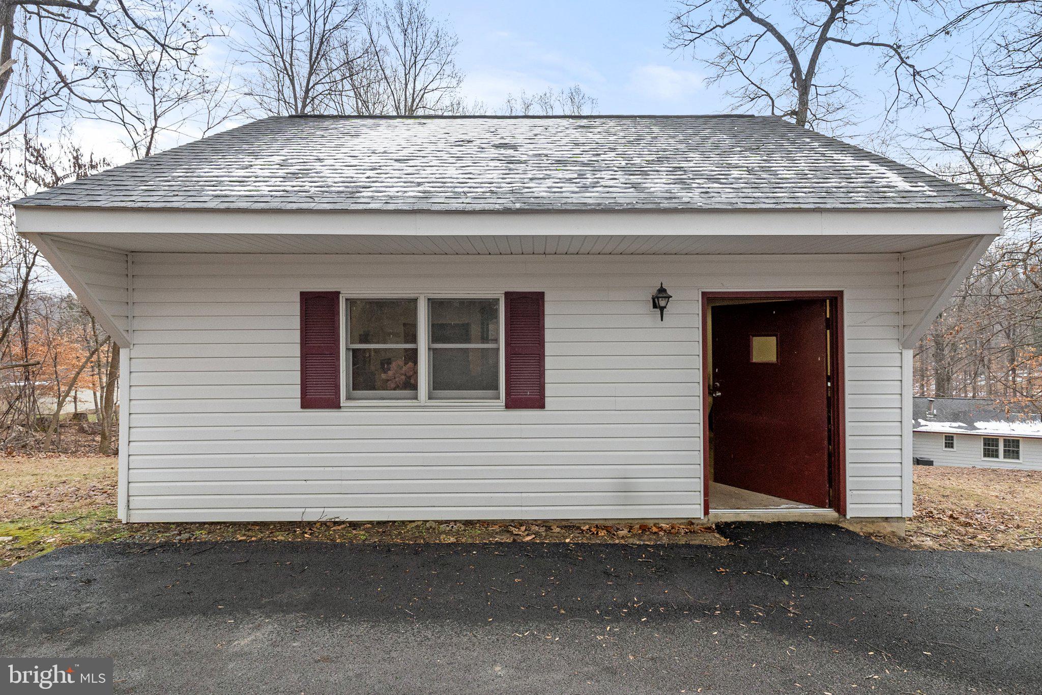 WIDE RIVER FARM - Residential