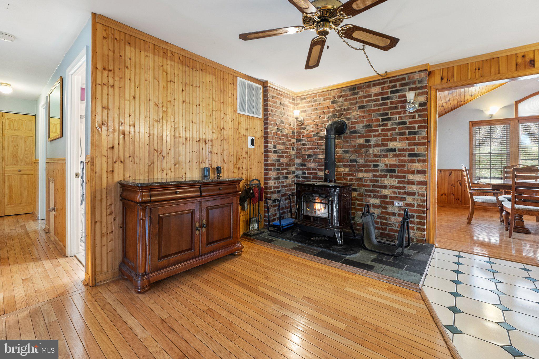 WIDE RIVER FARM - Residential