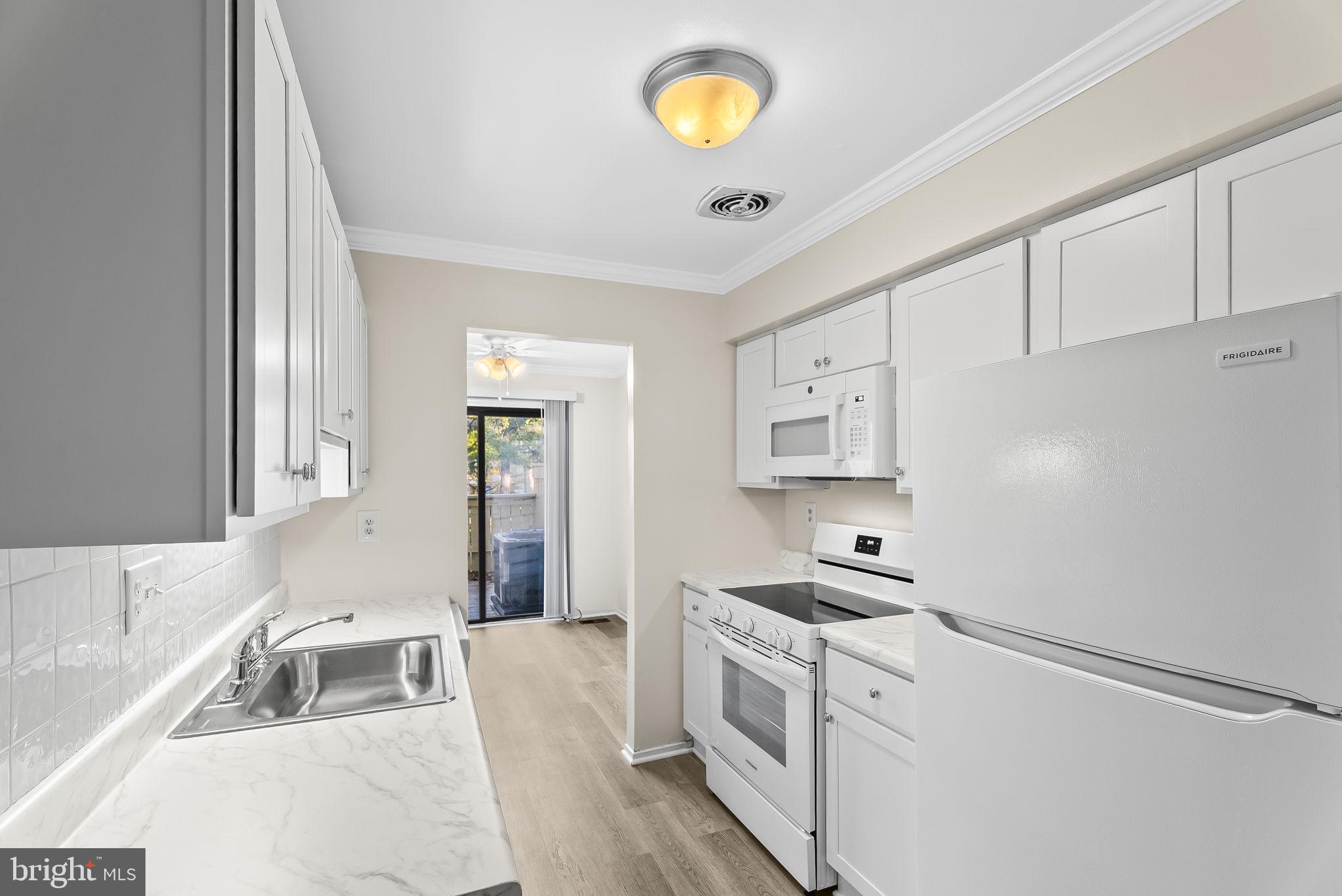 ESSEX PLACE - Residential