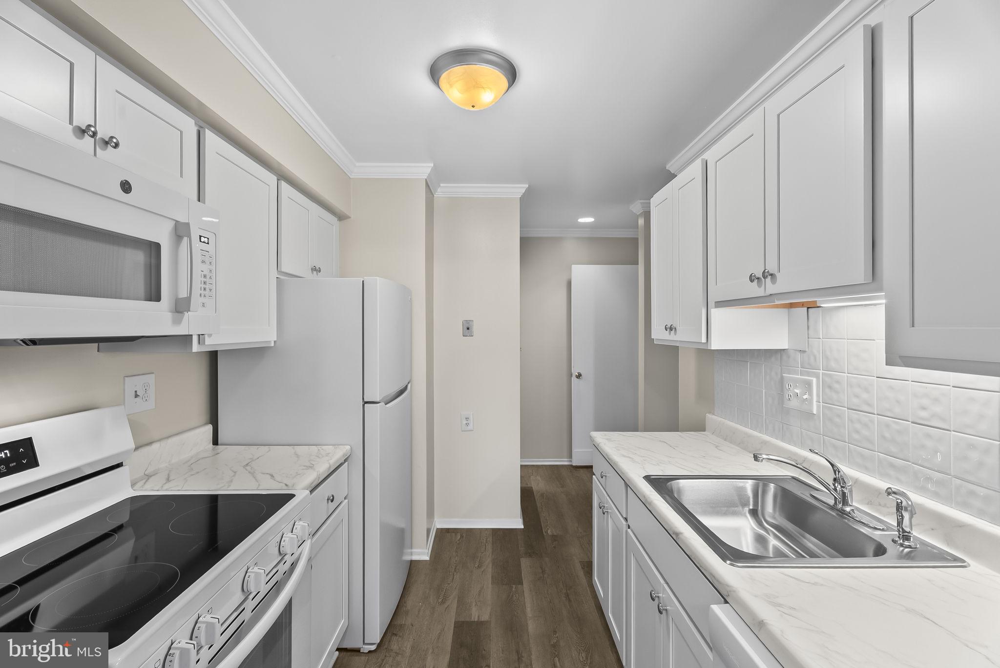 ESSEX PLACE - Residential