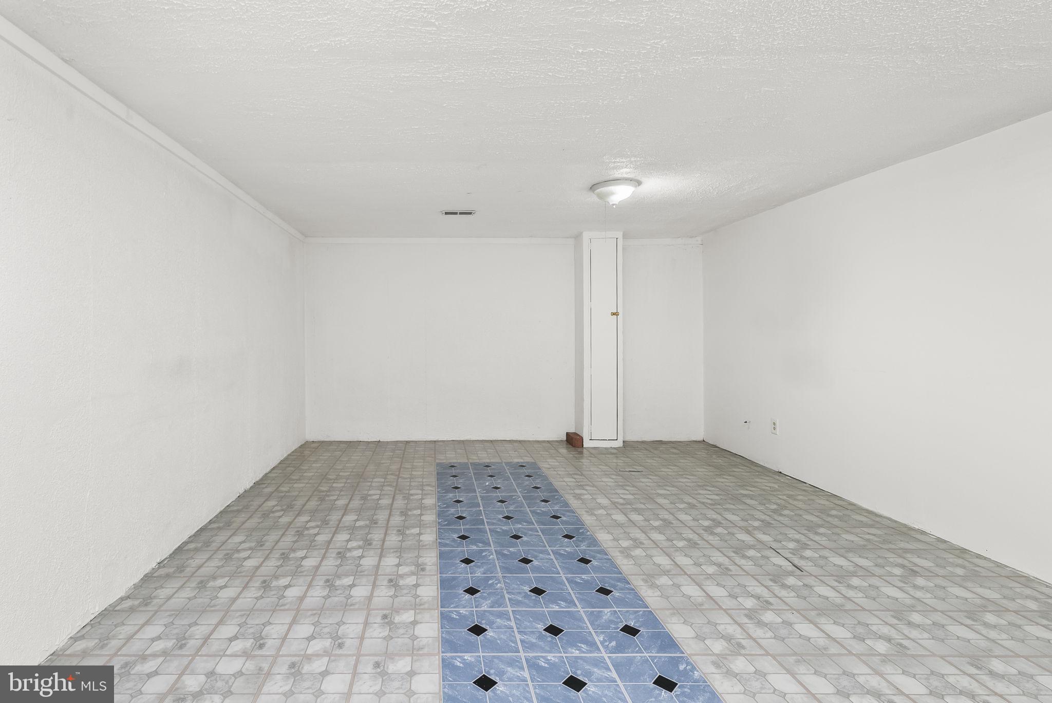 ESSEX PLACE - Residential