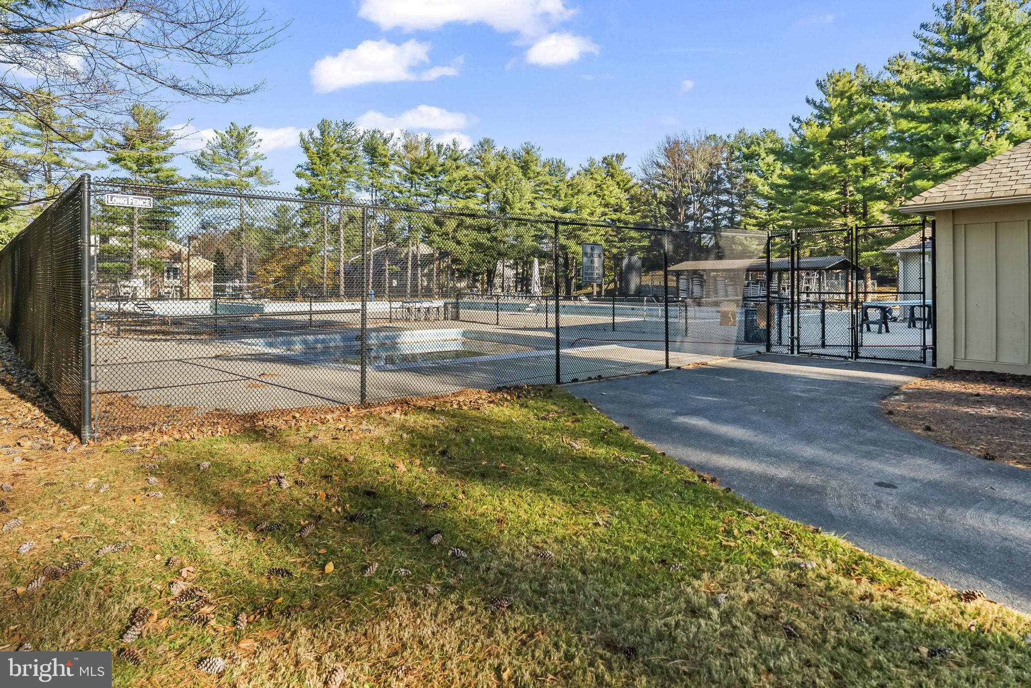 ESSEX PLACE - Residential