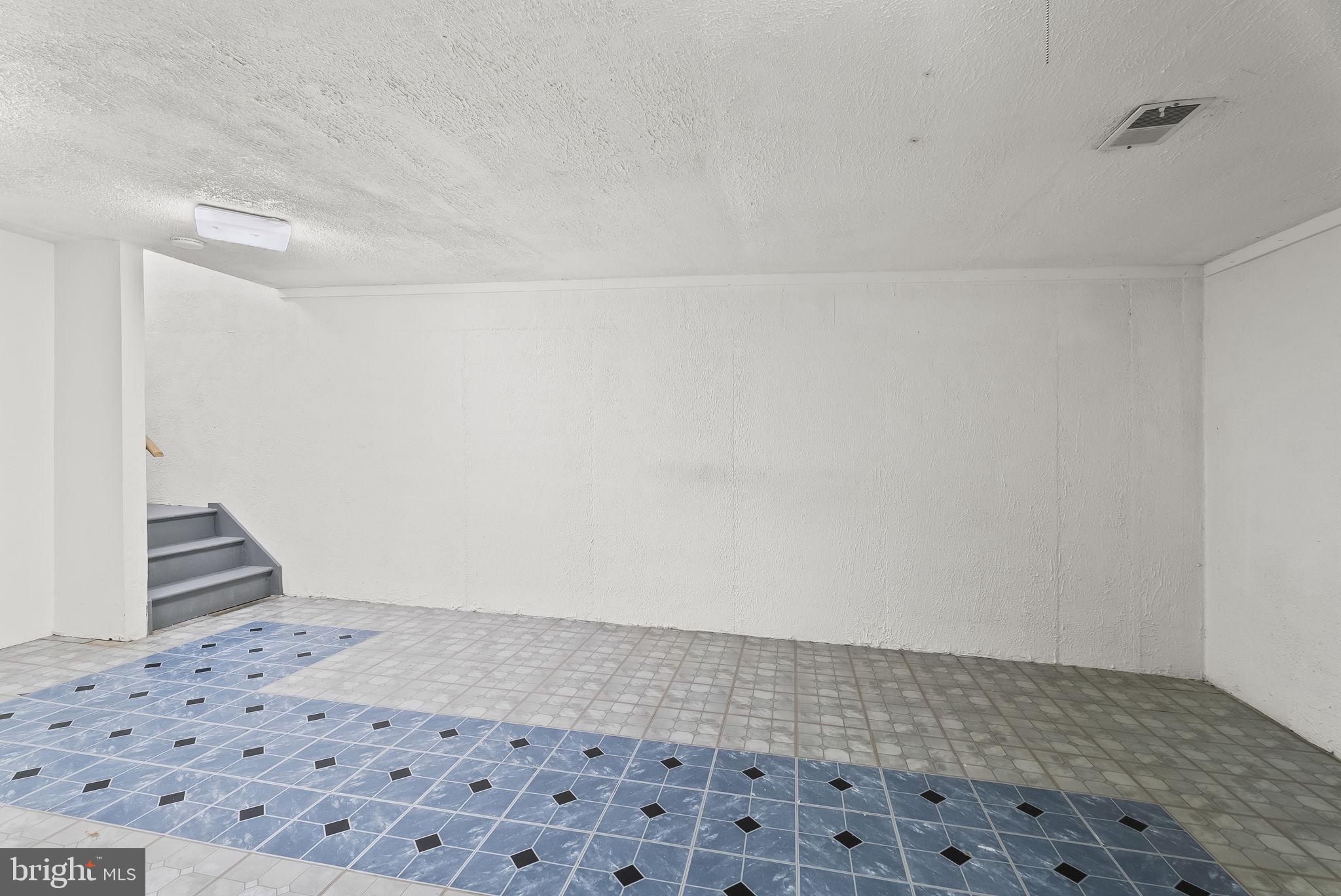 ESSEX PLACE - Residential