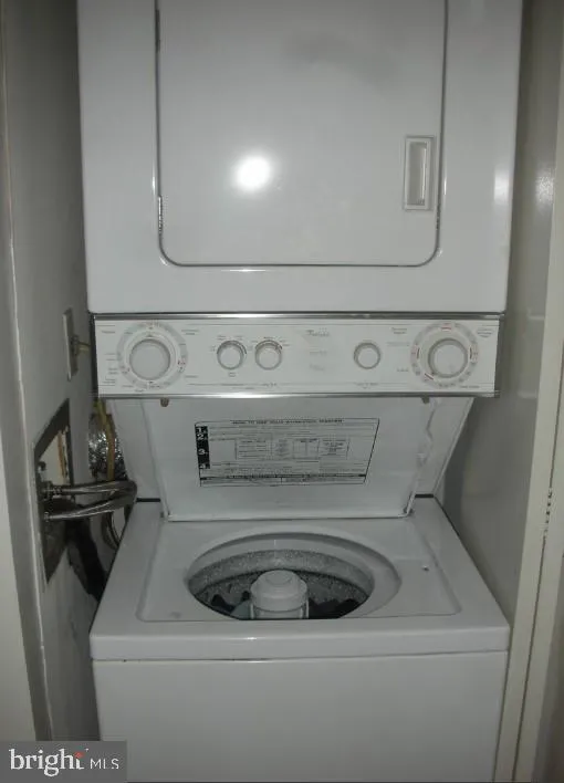 Philadelphia, Pennsylvania 19130, United States, 2 Bedrooms Bedrooms, ,2 BathroomsBathrooms,Residential,Pending,109026