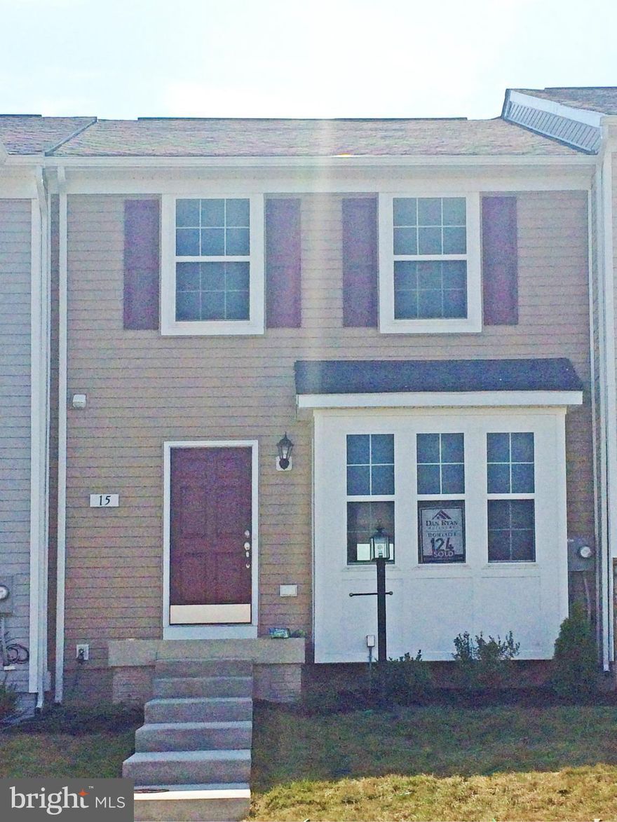 Dan Ryan Builders at Kensington Terrace. York II Grade townhome with spacious 8' Morning room expanded plan & stylish granite tops, stainless appliances & pendant lighting in the island kitchen. Living room box bay window & crown molding. Huge owners suite & bath with separate soaking tub, double vanity Finished walkout lower level. Close to airport, new Proctor & Gamble facility!