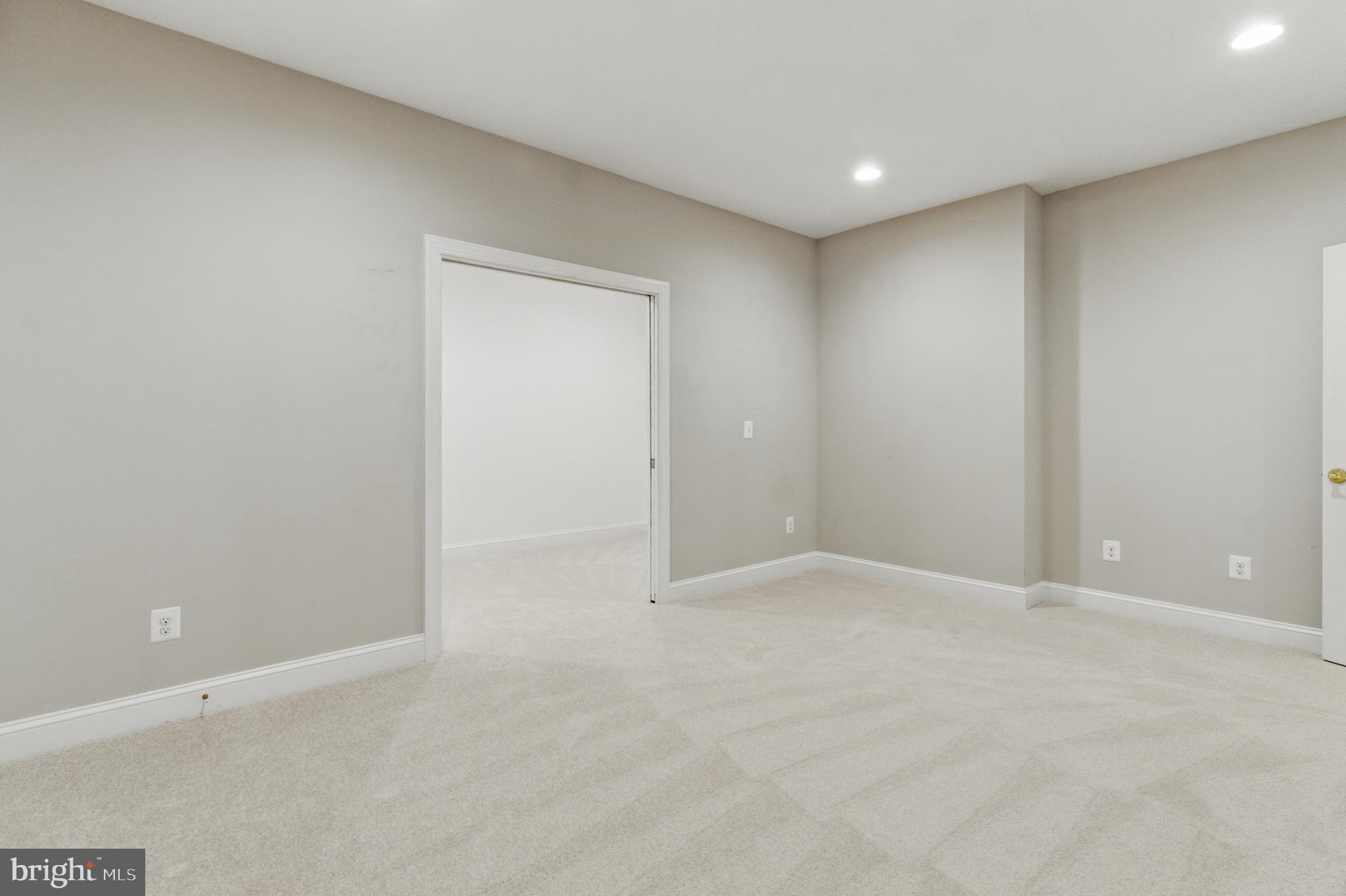 THE REGENTS AT LAKE MANASSAS - Residential