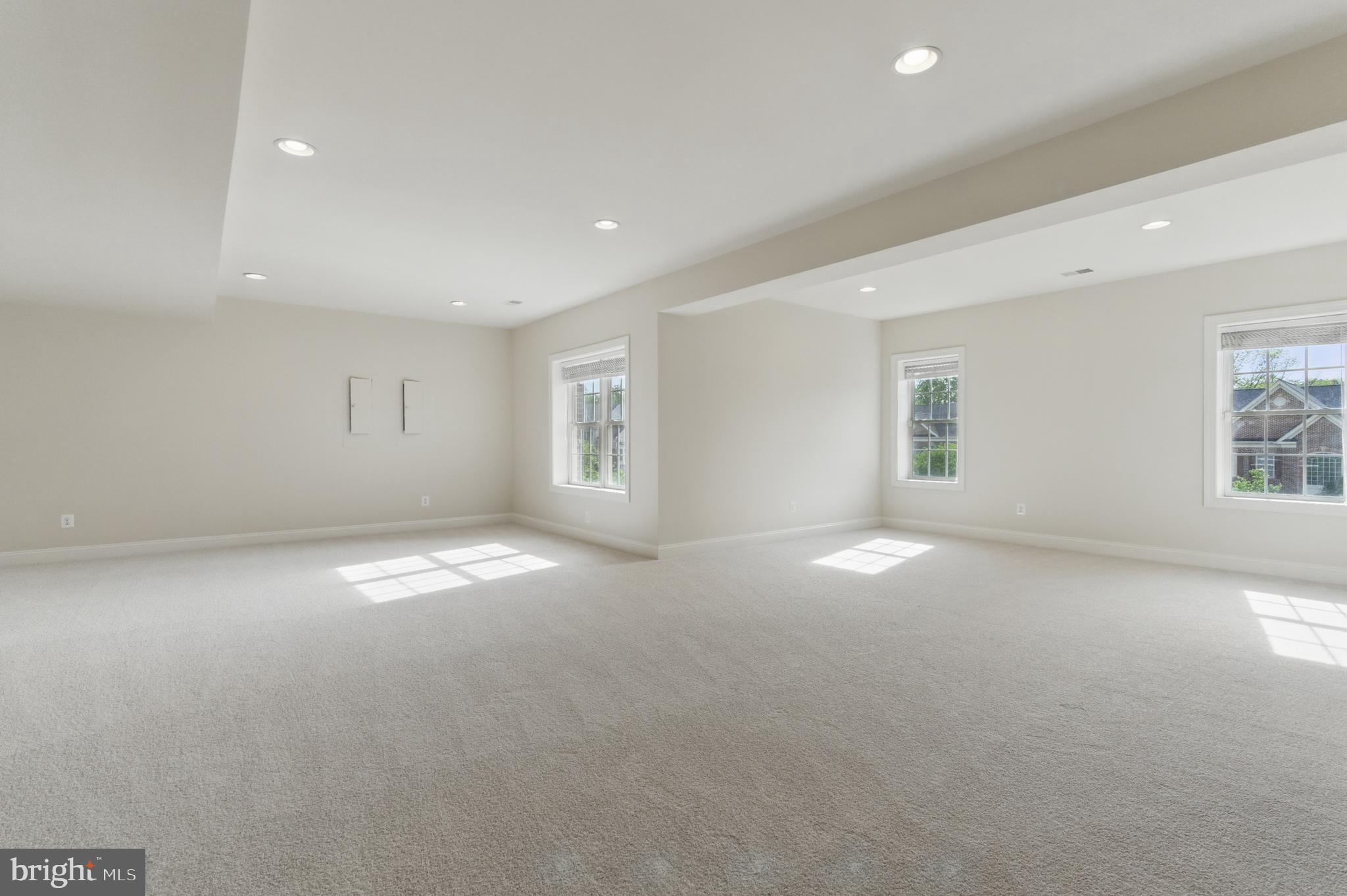 THE REGENTS AT LAKE MANASSAS - Residential