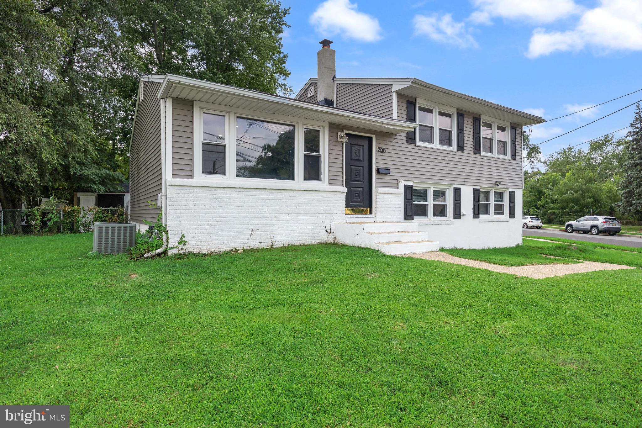 200 HENDRICKSON