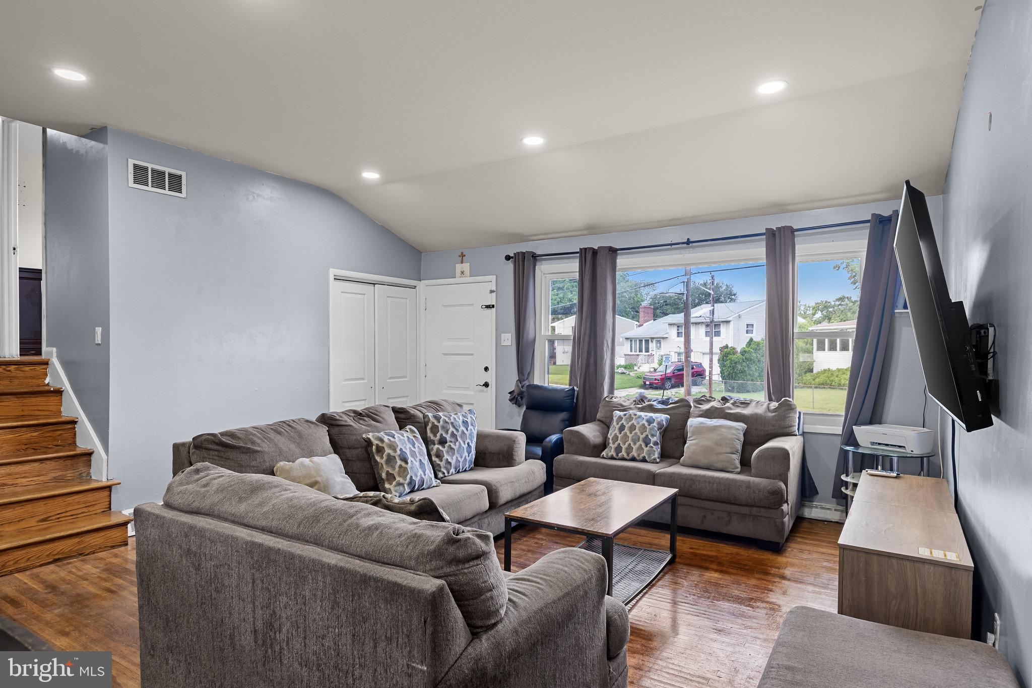 200 HENDRICKSON