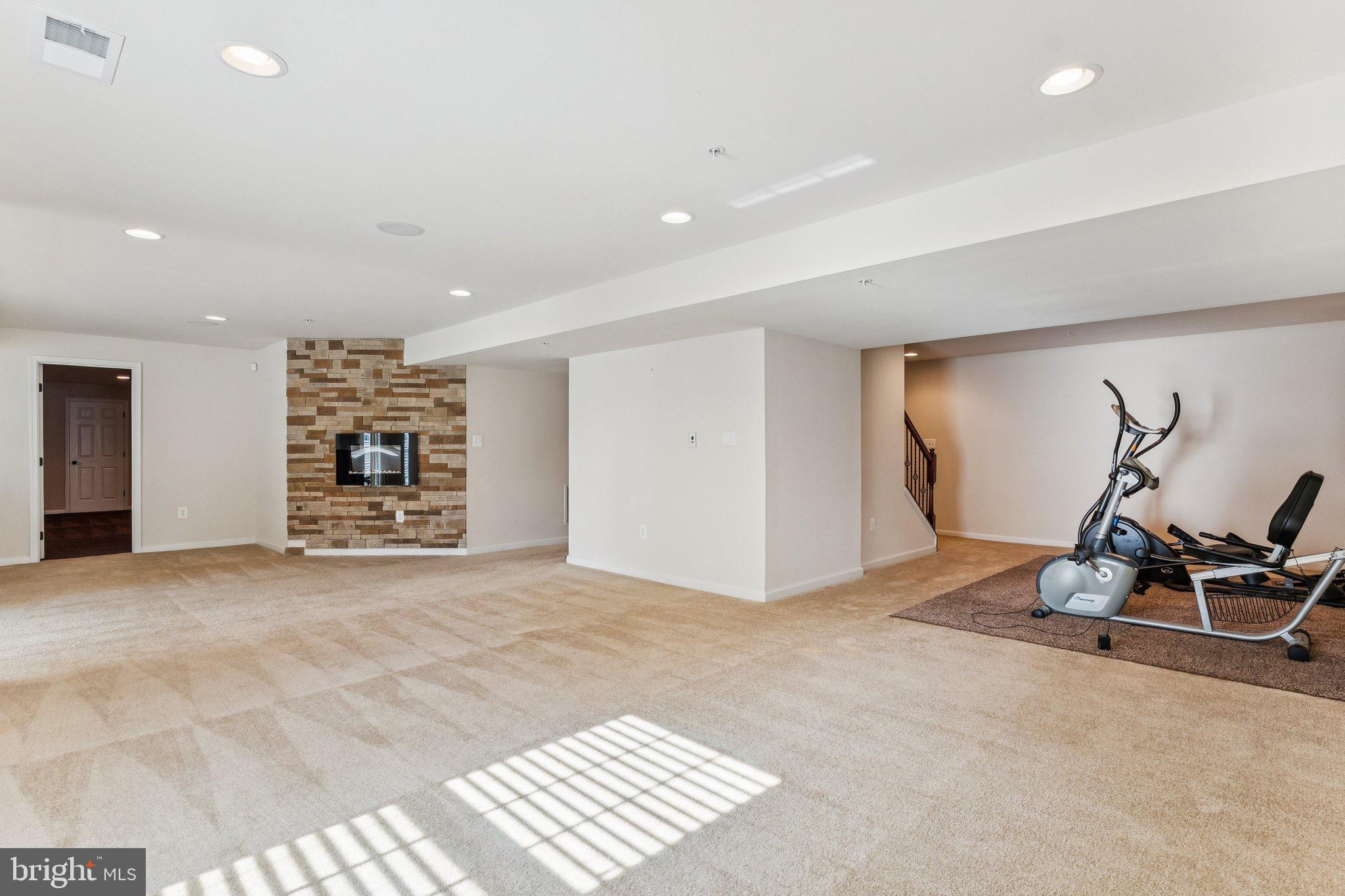 BEECH TREE NORTH VILLAGE - Residential Lease