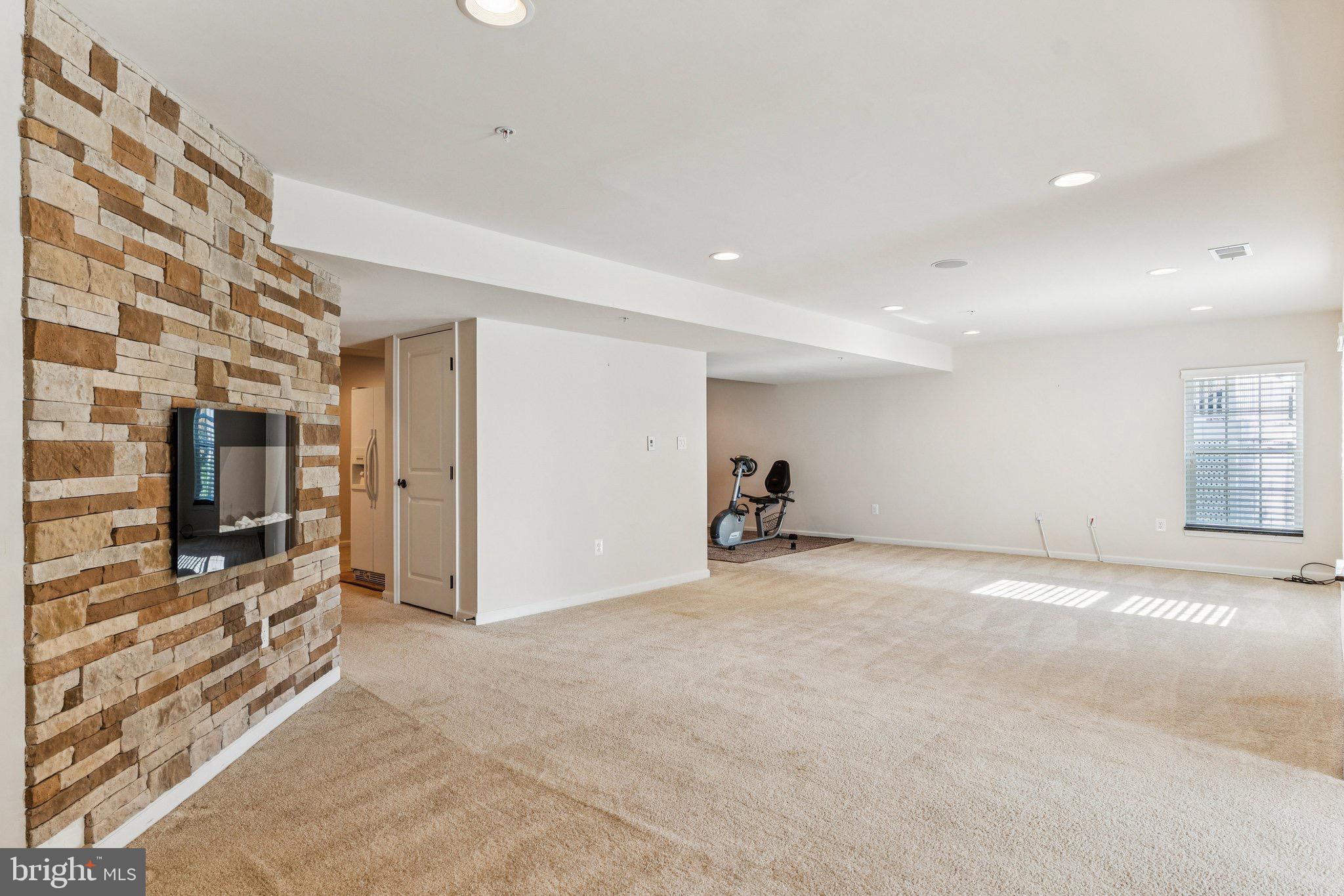 BEECH TREE NORTH VILLAGE - Residential Lease