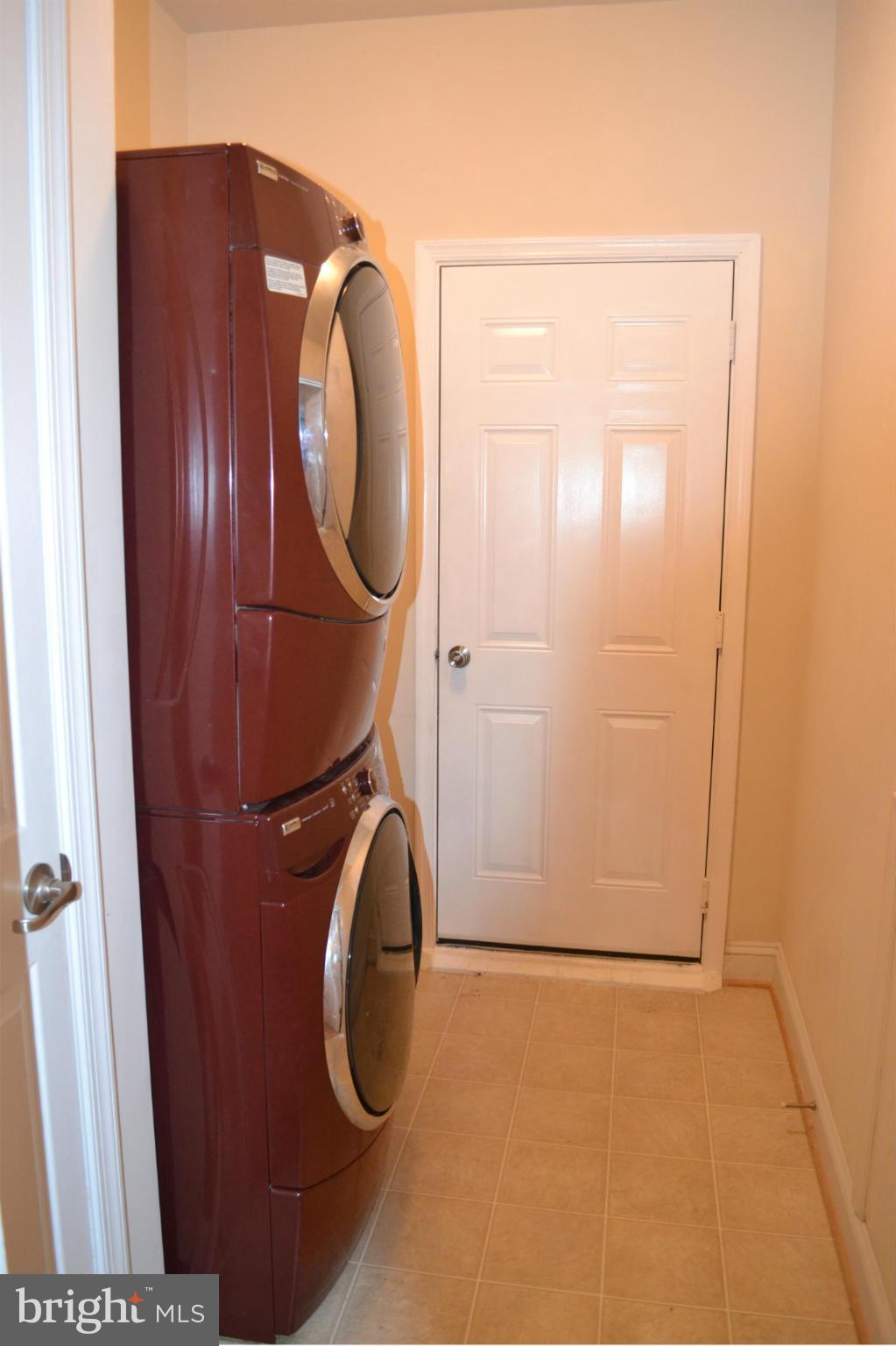 LAKELANDS AT EASTON - Residential