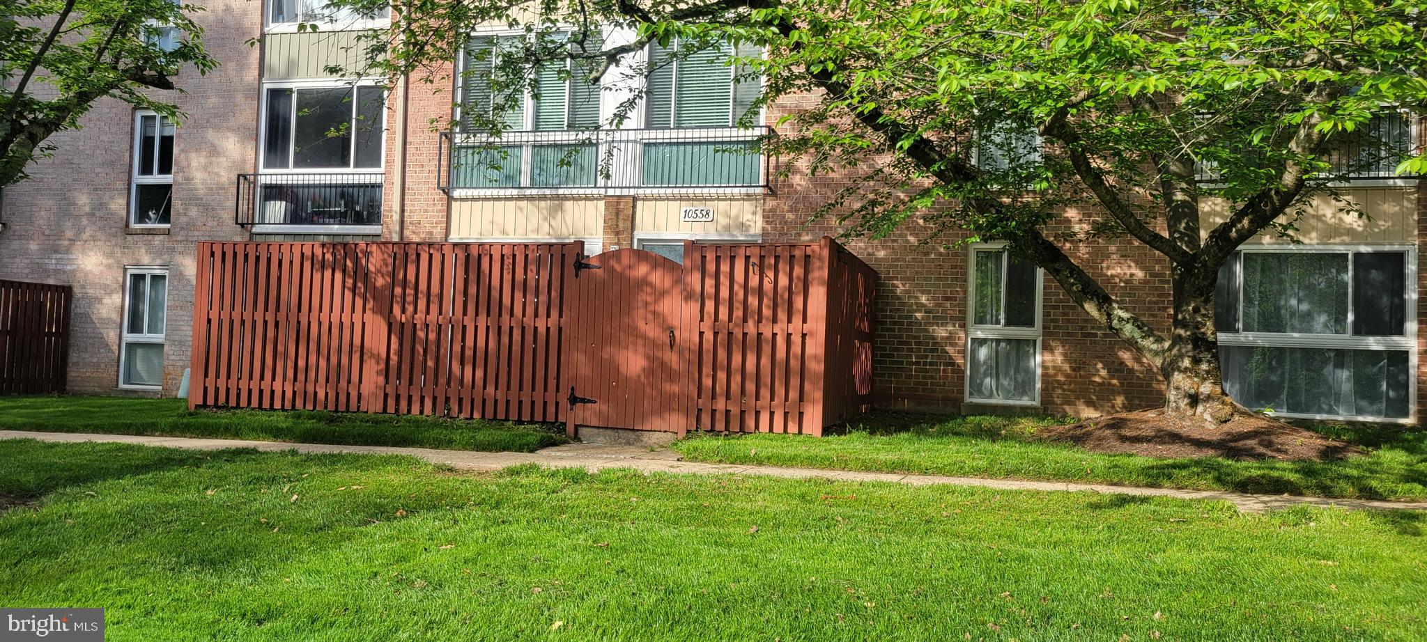 Spacious 2 bedroom 2 bathroom condo for rent, with a private entrance and fenced patio. Huge open light filled living room with gleaming floors welcomes you as you enter. This unit boast a kitchen with space to "eat in". Main bedroom has an ensuite bathroom, walk in closet and tons of light. 10558 is equipped with an in unit, full size washer and dryer Just out the gated patio is a huge courtyard. Walking distance to shops, restaurants and groceries. Come see this great rental while it last.