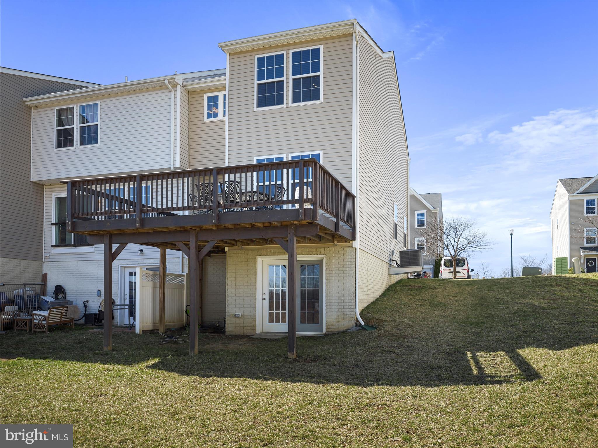 LAKELAND PLACE - Residential