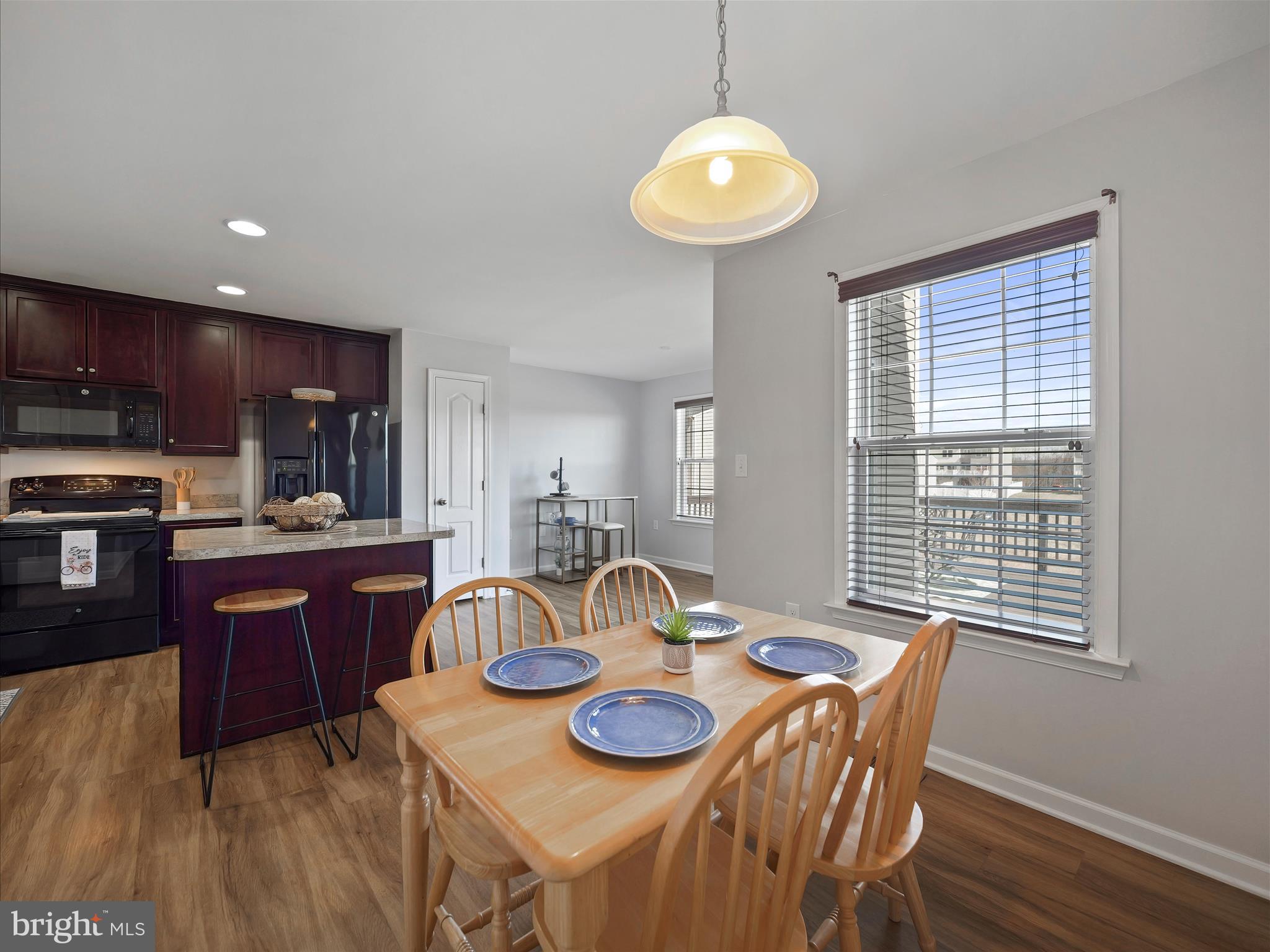 LAKELAND PLACE - Residential