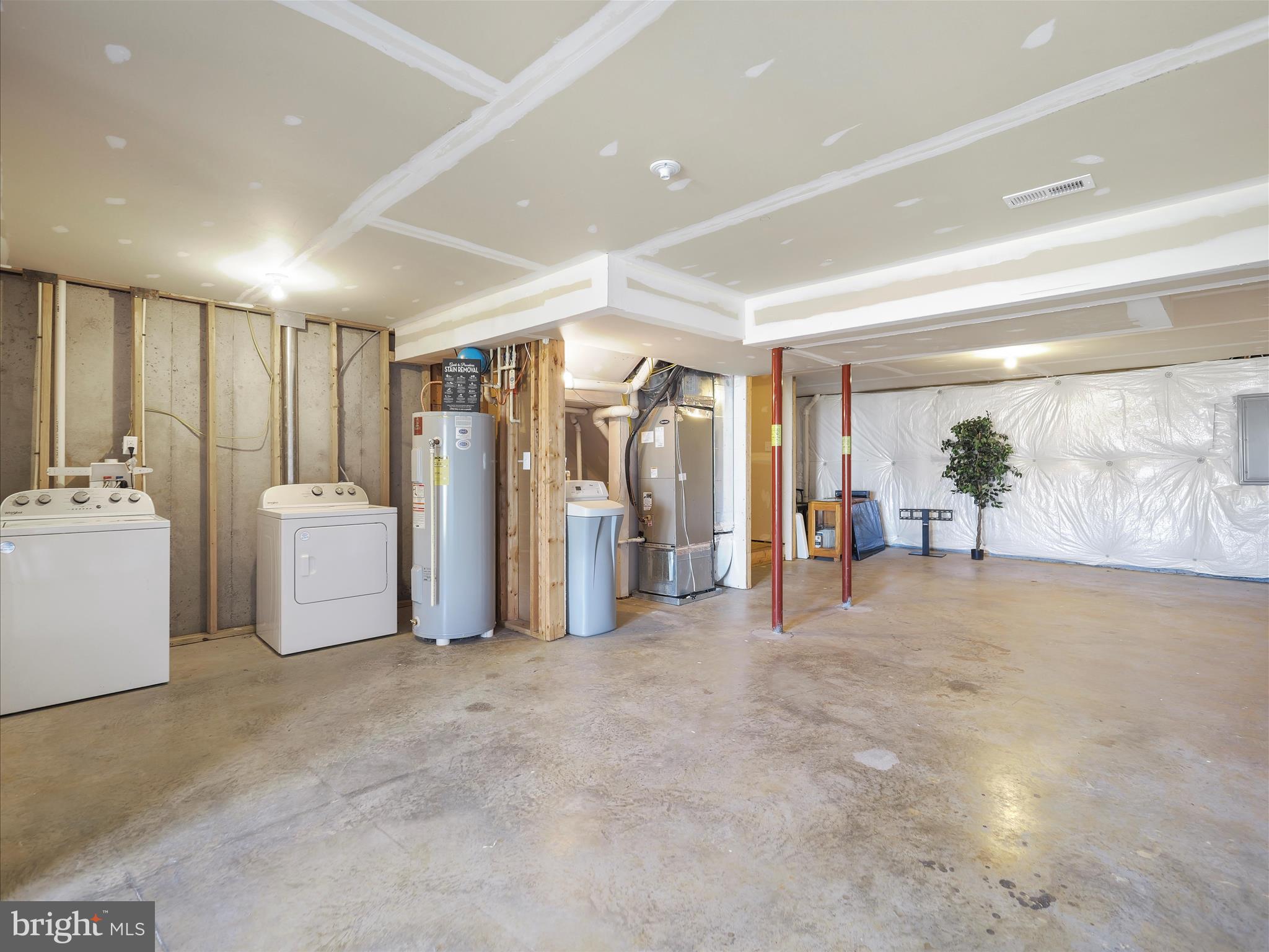 LAKELAND PLACE - Residential