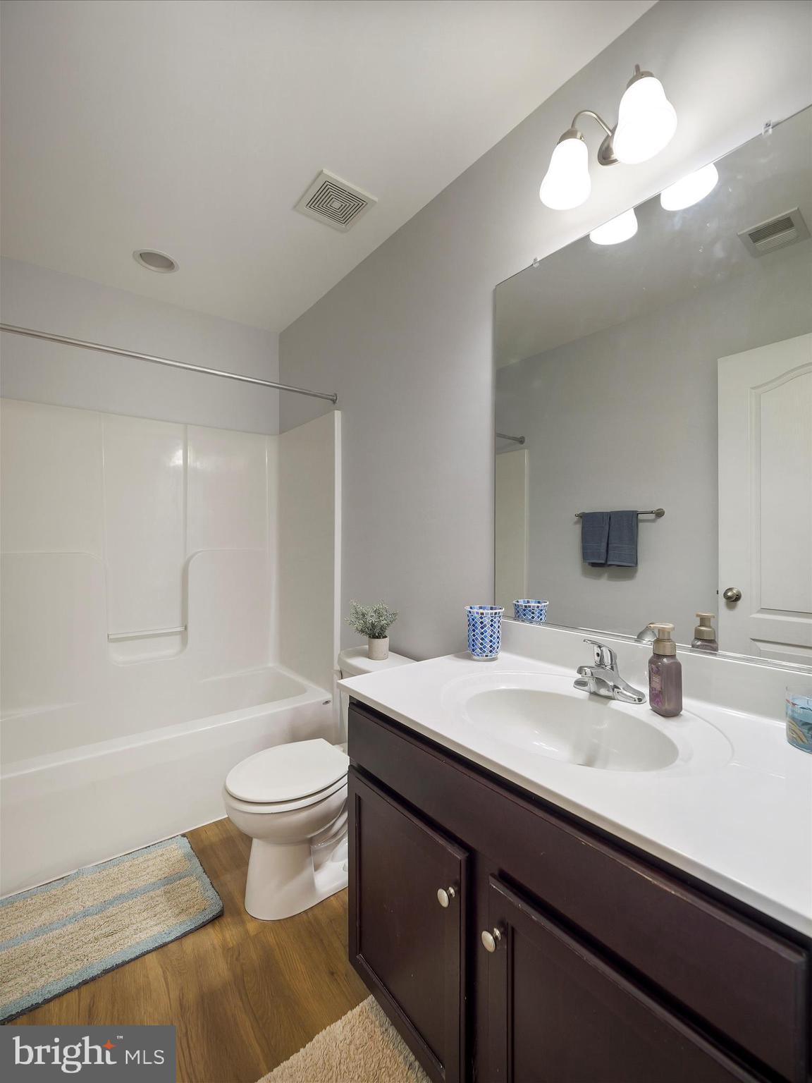 LAKELAND PLACE - Residential