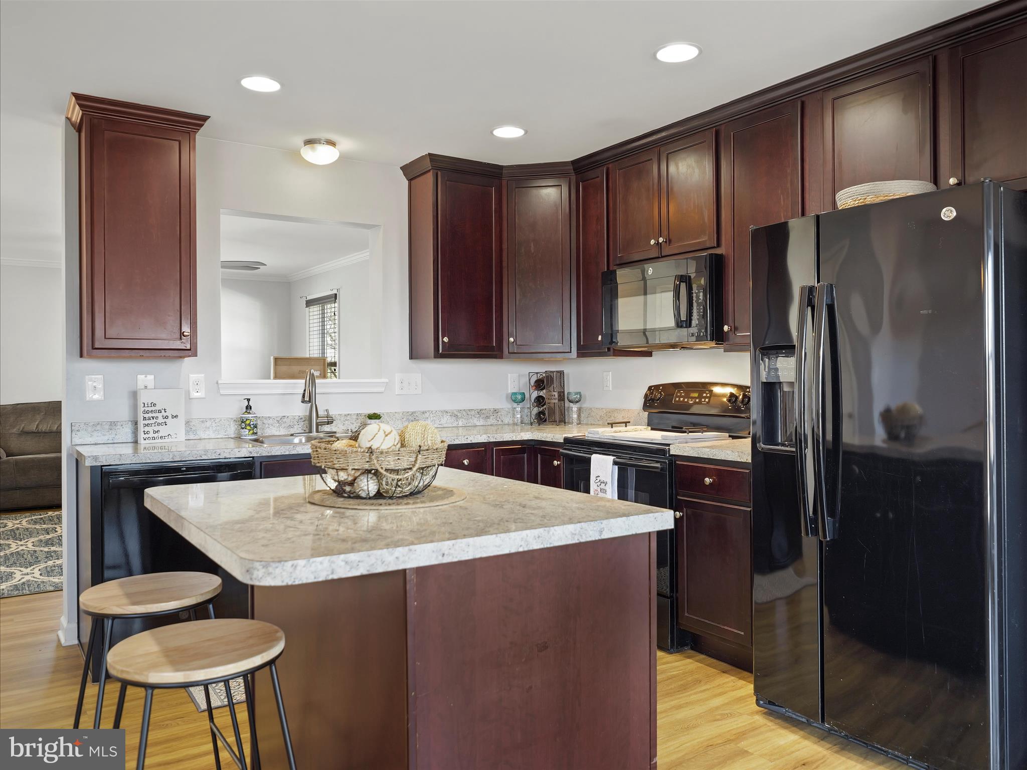 LAKELAND PLACE - Residential