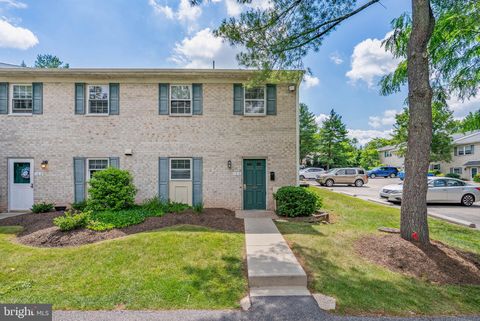 Townhouse For Sale - 104 Hampstead Drive<br/> AMBLER, PA 19002