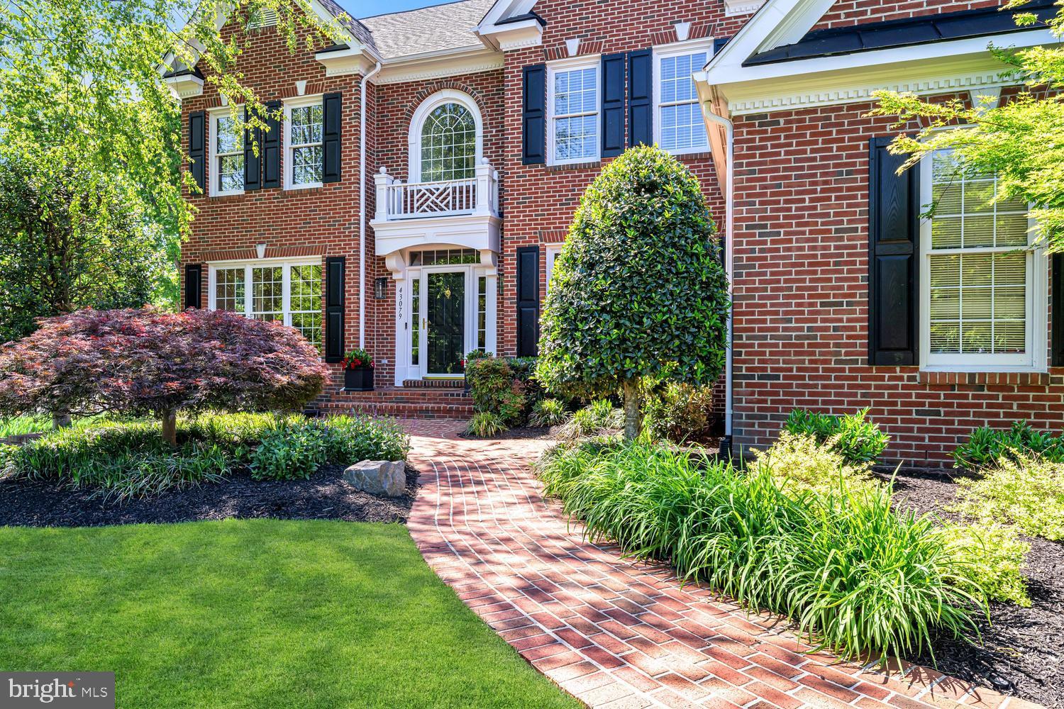43079 LAGO GALLERIE COURT