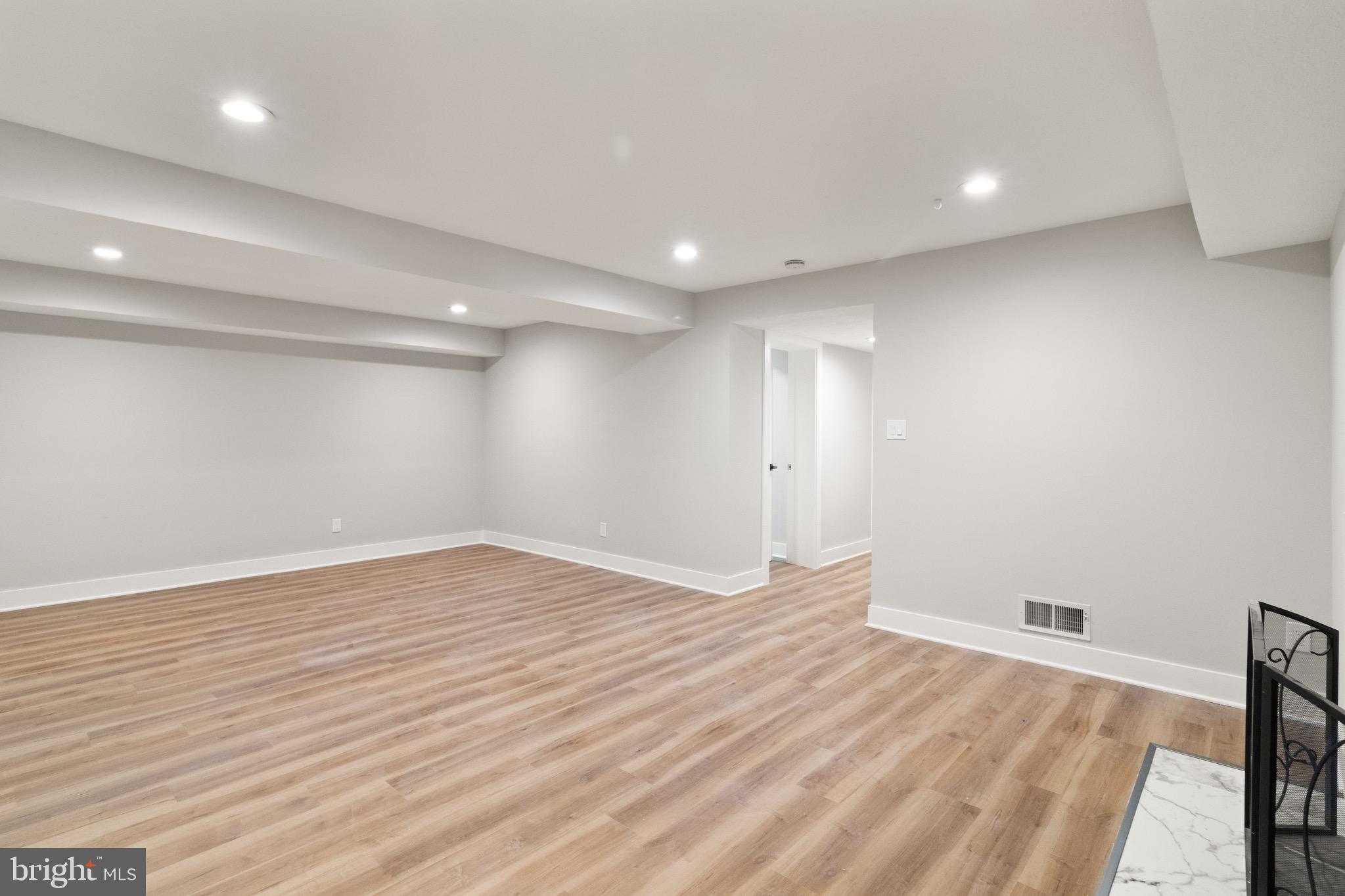 LONDON SQUARE - Residential