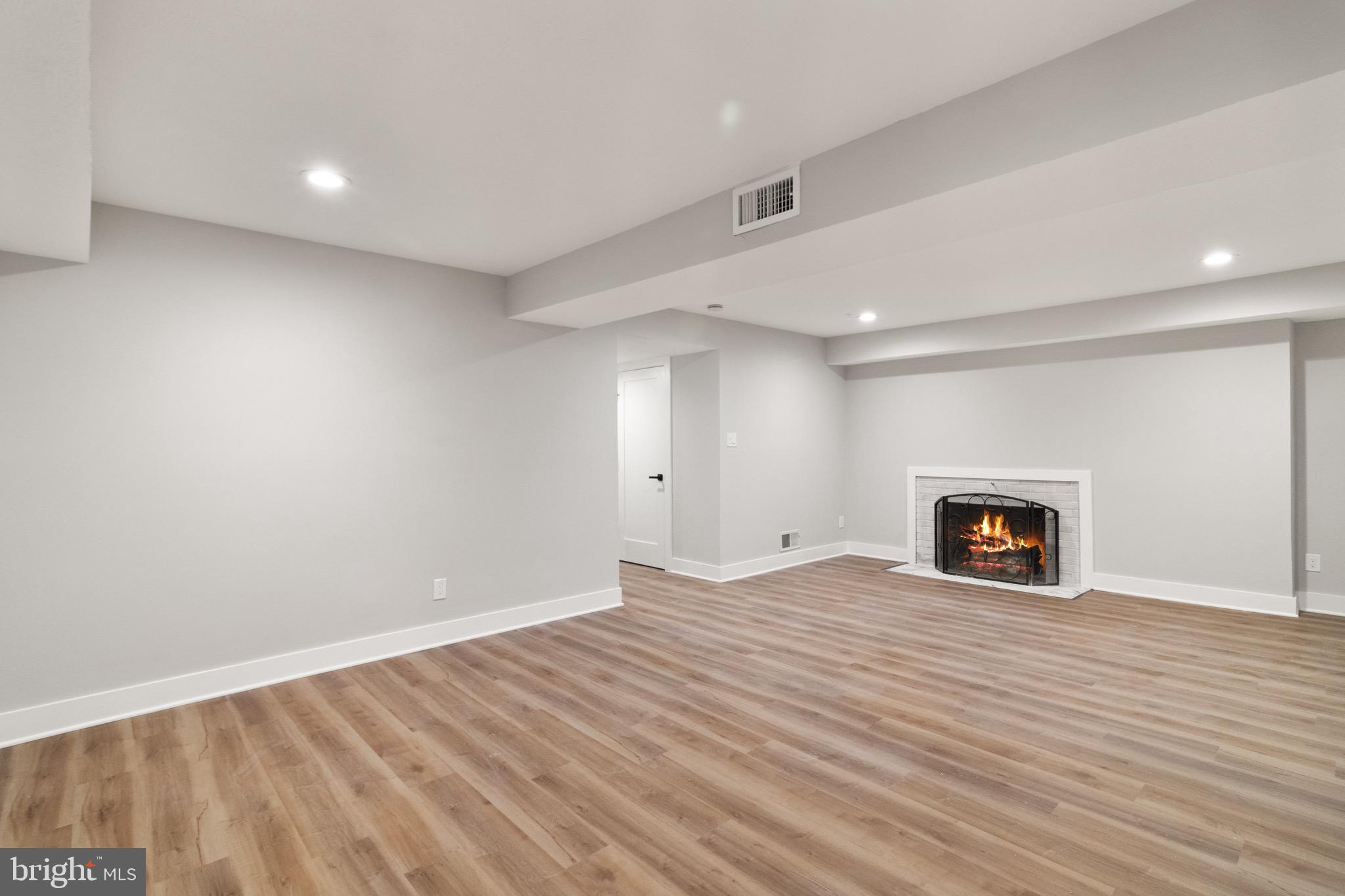 LONDON SQUARE - Residential