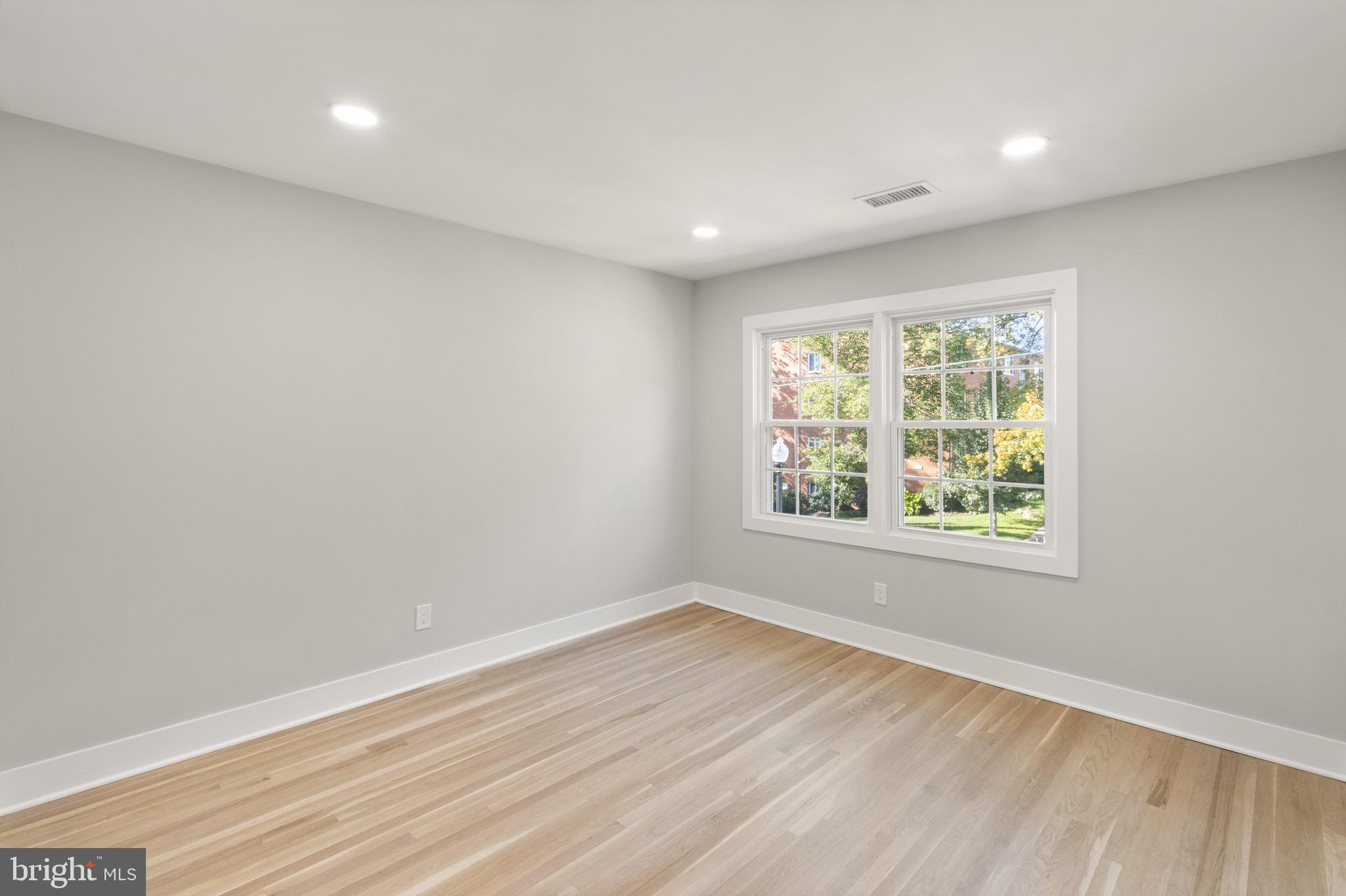 LONDON SQUARE - Residential